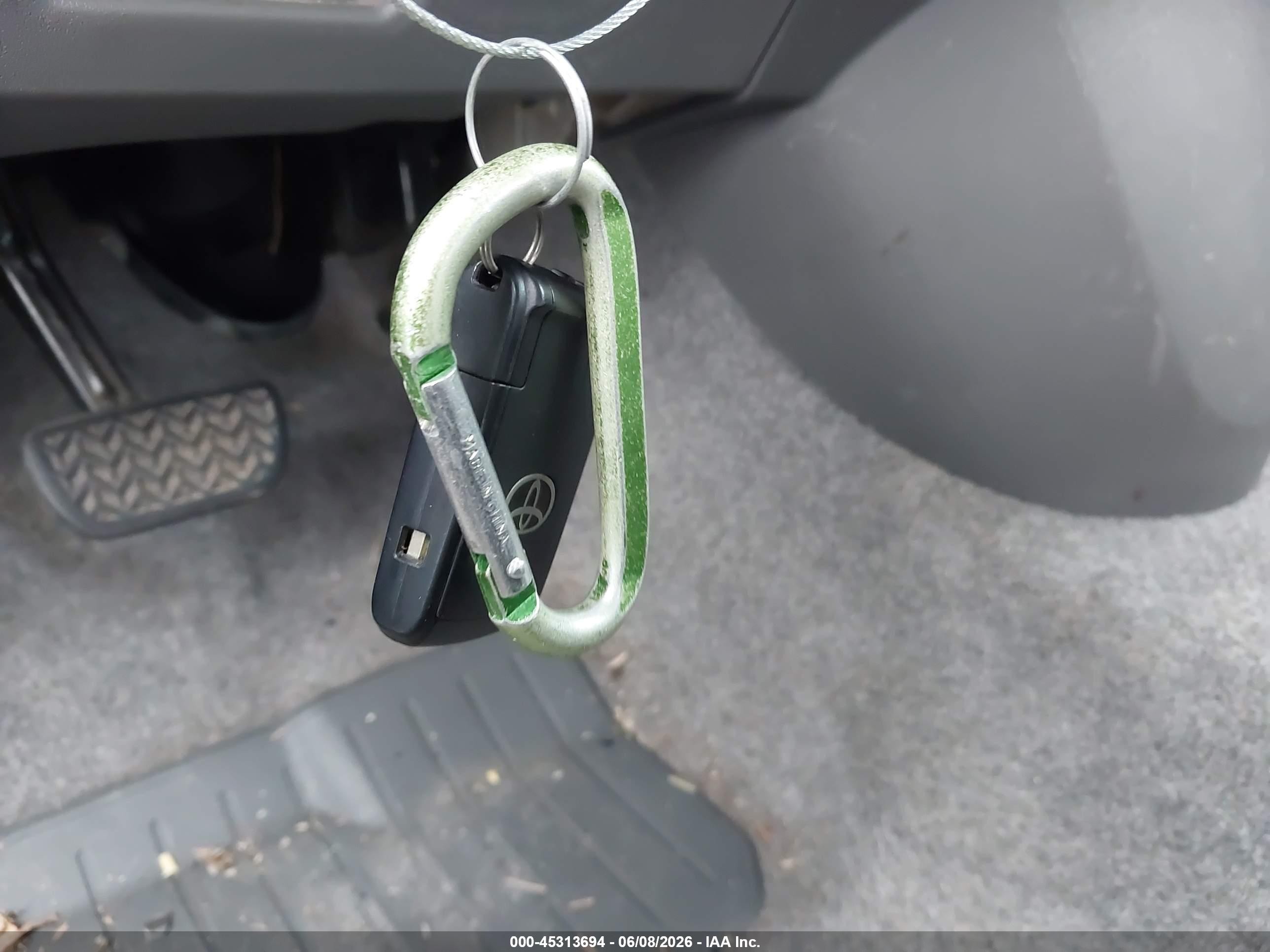 2007 Toyota Prius Touring Серебряный vin: JTDKB20U973257118