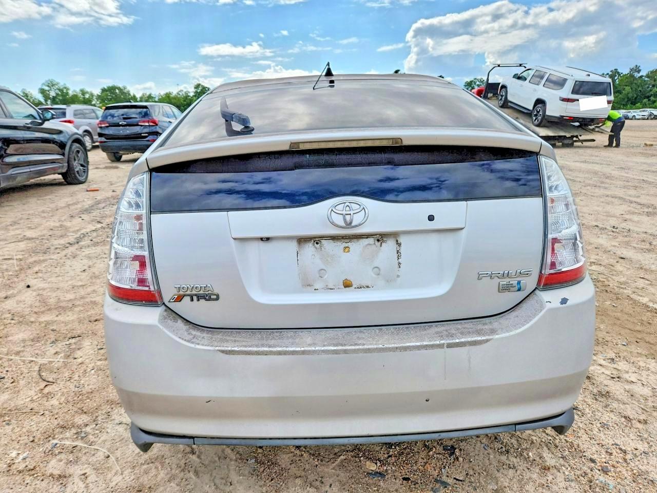 2007 Toyota Prius Silver vin: JTDKB20U977089151