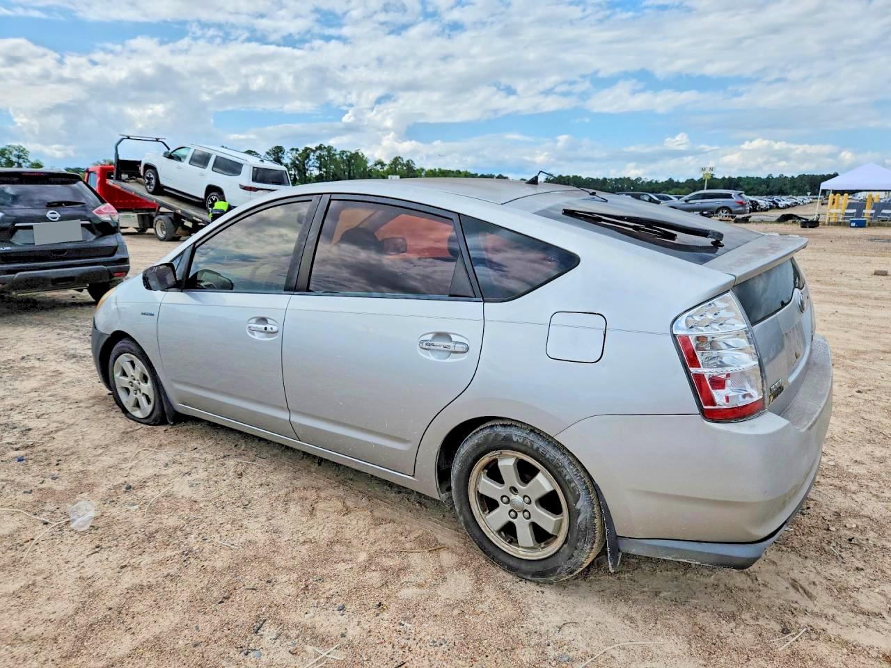 2007 Toyota Prius Silver vin: JTDKB20U977089151
