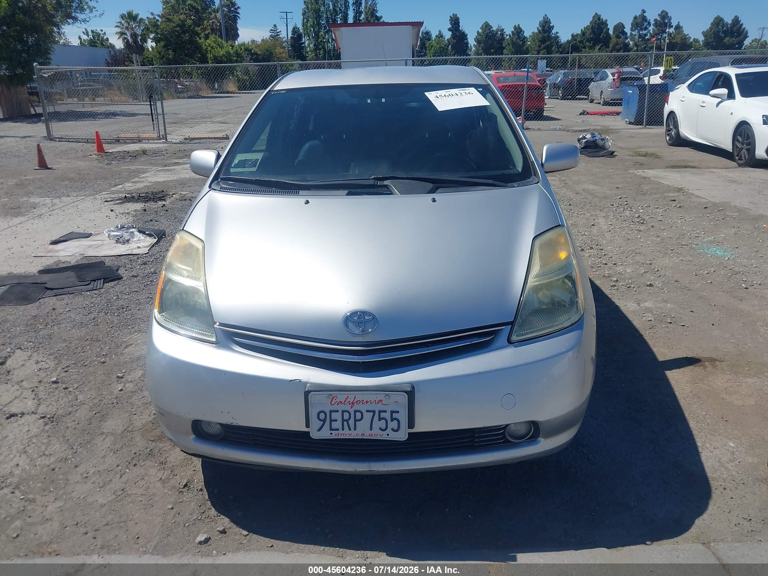 2007 Toyota Prius   Silver vin: JTDKB20U977558562