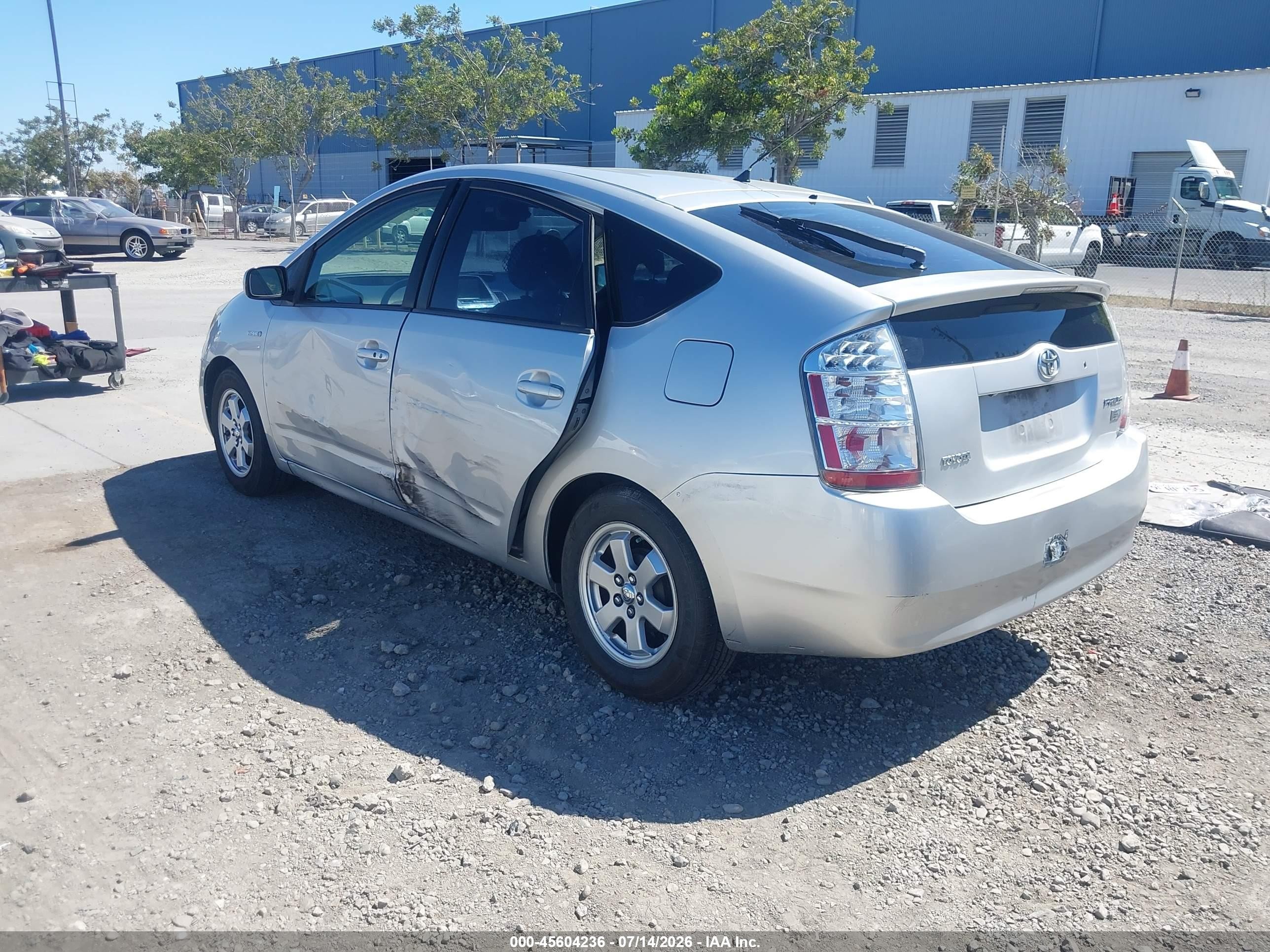 2007 Toyota Prius   Silver vin: JTDKB20U977558562