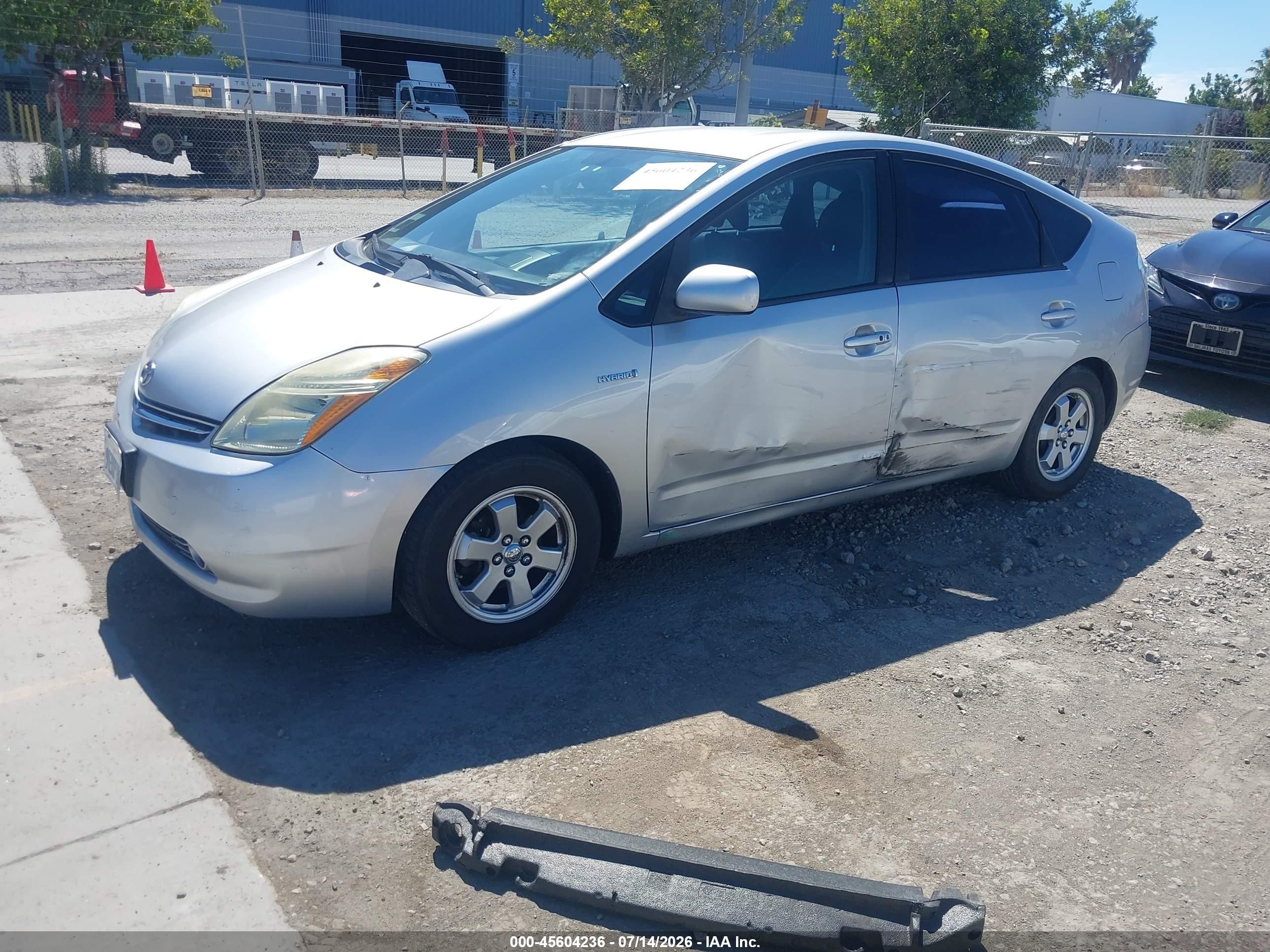 2007 Toyota Prius   Silver vin: JTDKB20U977558562