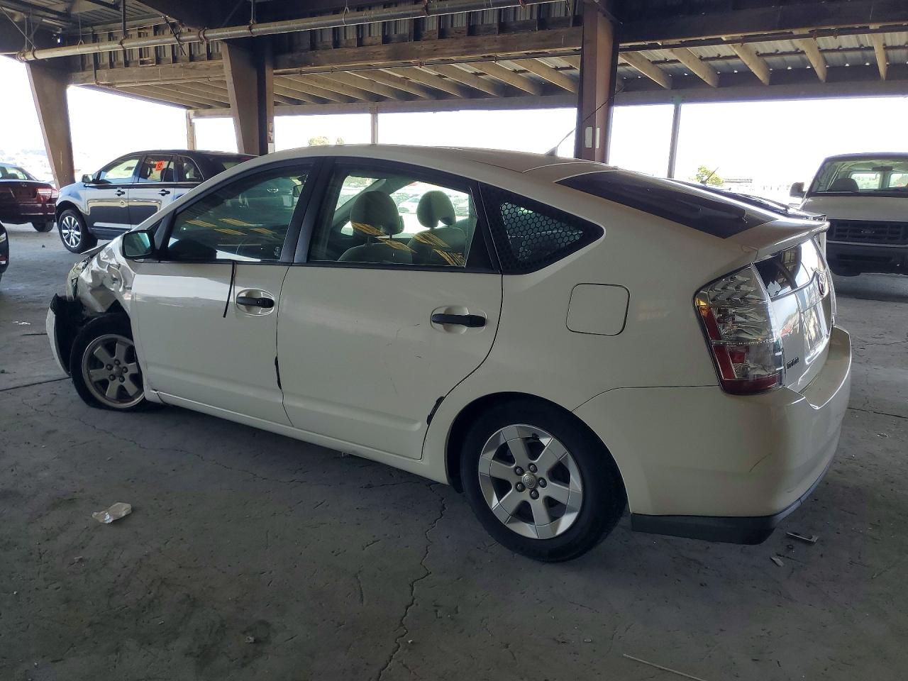 2007 Toyota Prius Base White vin: JTDKB20U977567973