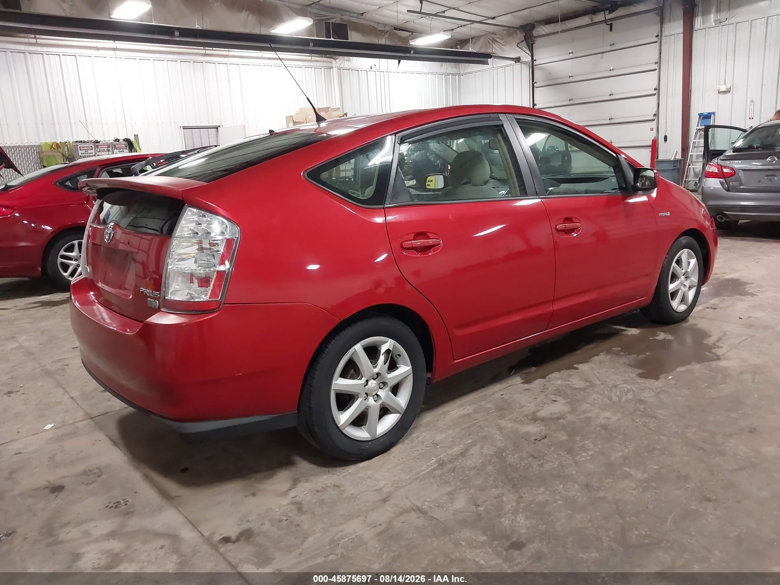 2007 Toyota Prius Touring Red vin: JTDKB20U977573224
