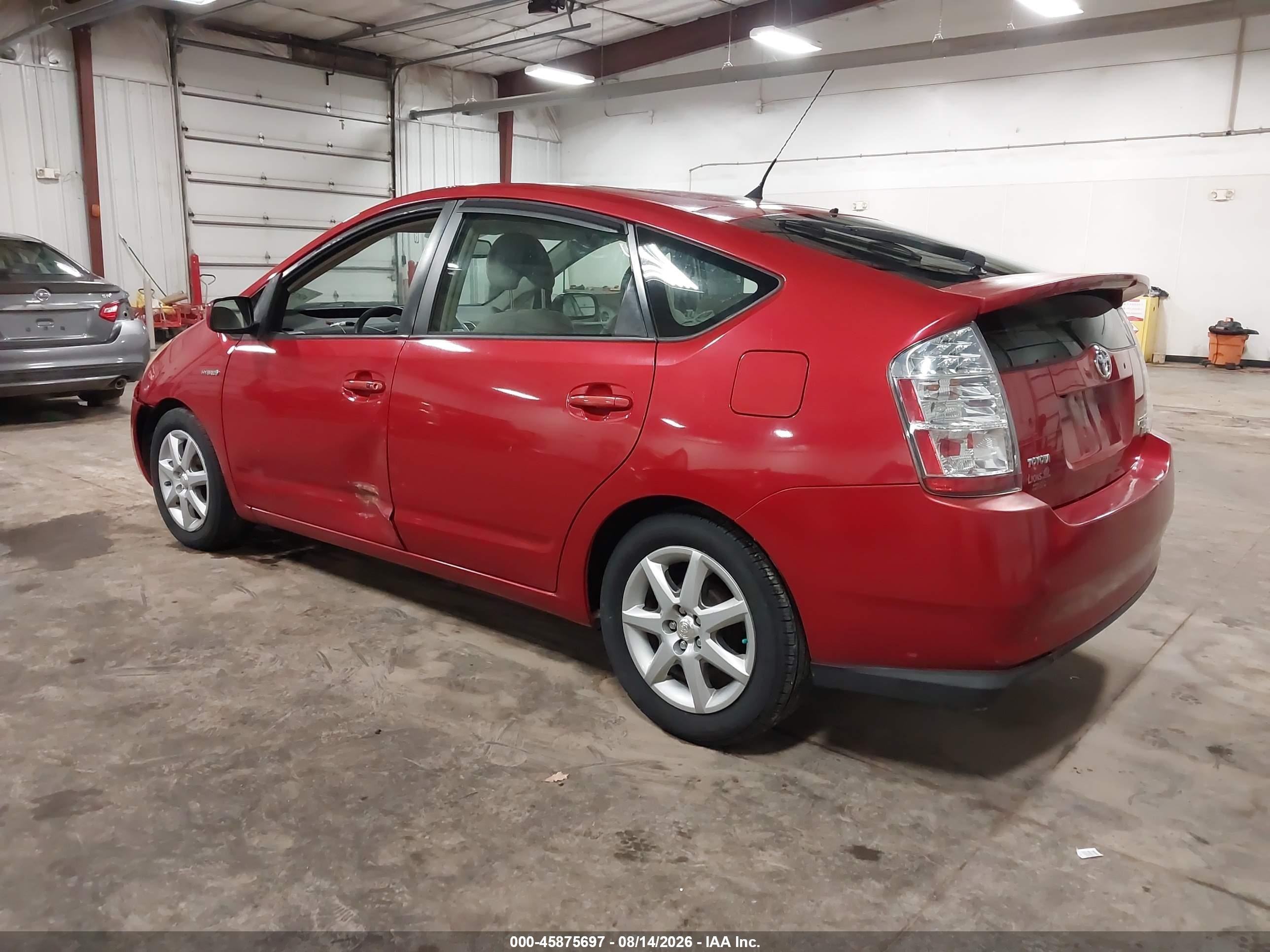2007 Toyota Prius Touring Red vin: JTDKB20U977573224