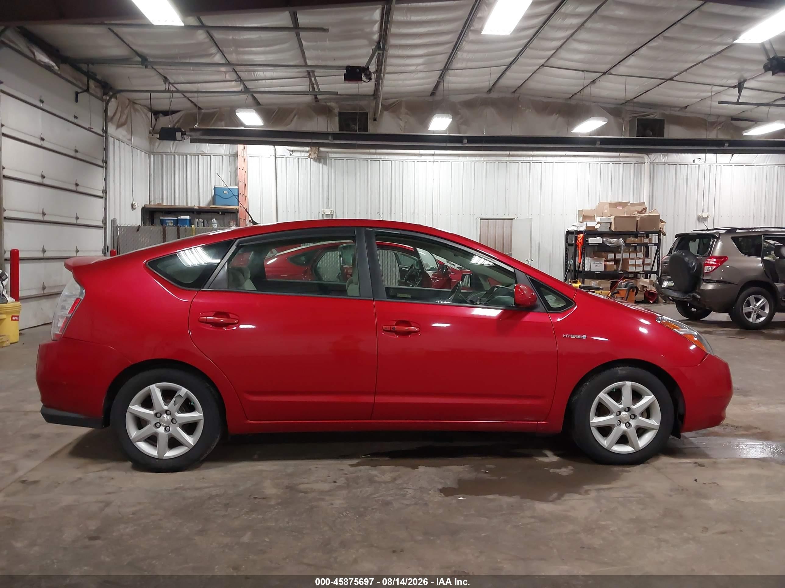 2007 Toyota Prius Touring Red vin: JTDKB20U977573224