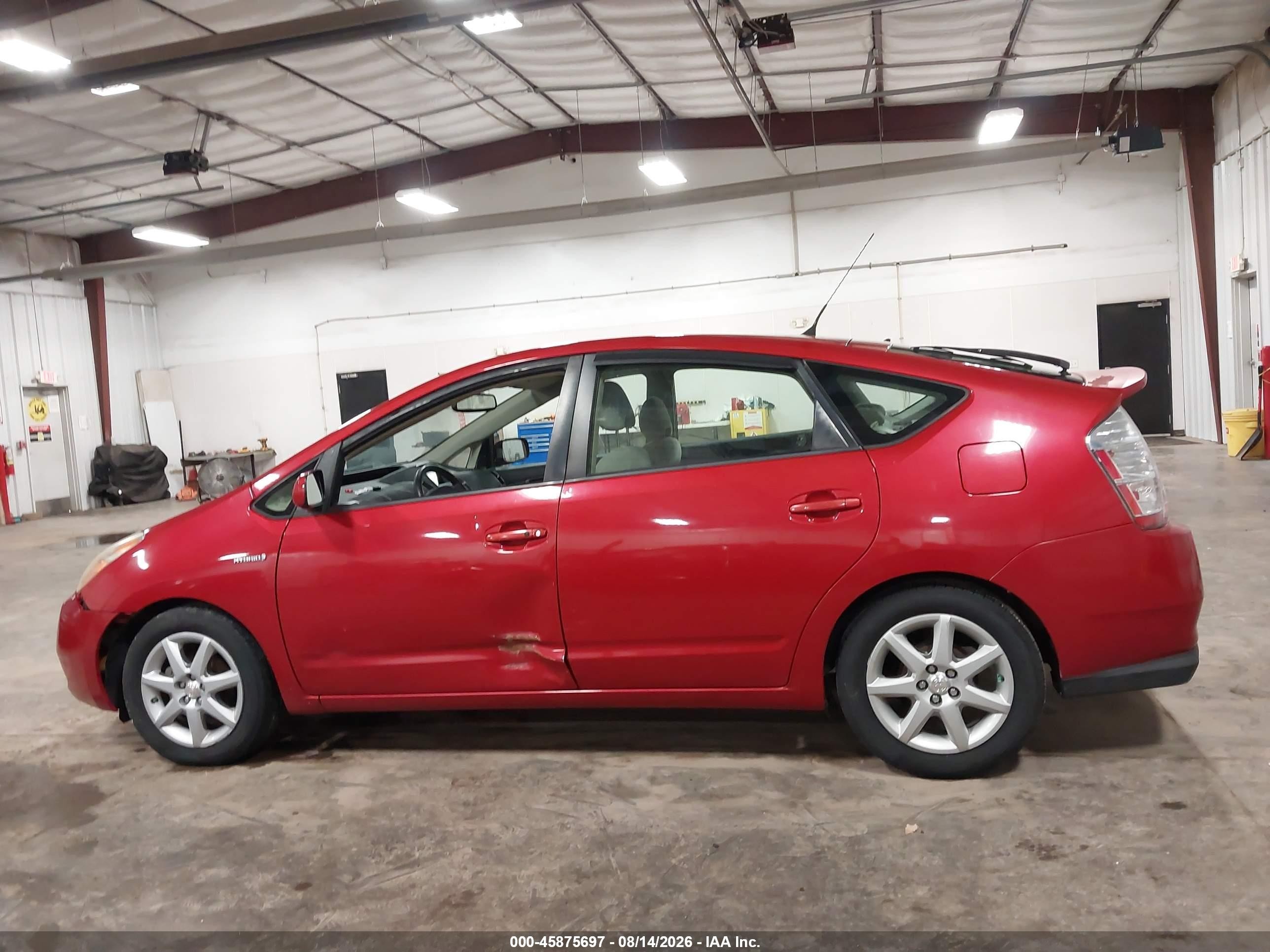 2007 Toyota Prius Touring Red vin: JTDKB20U977573224