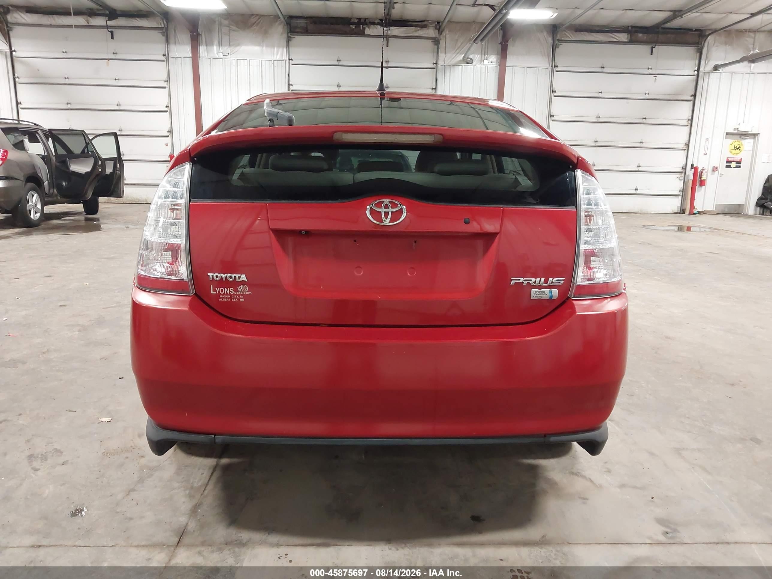 2007 Toyota Prius Touring Red vin: JTDKB20U977573224