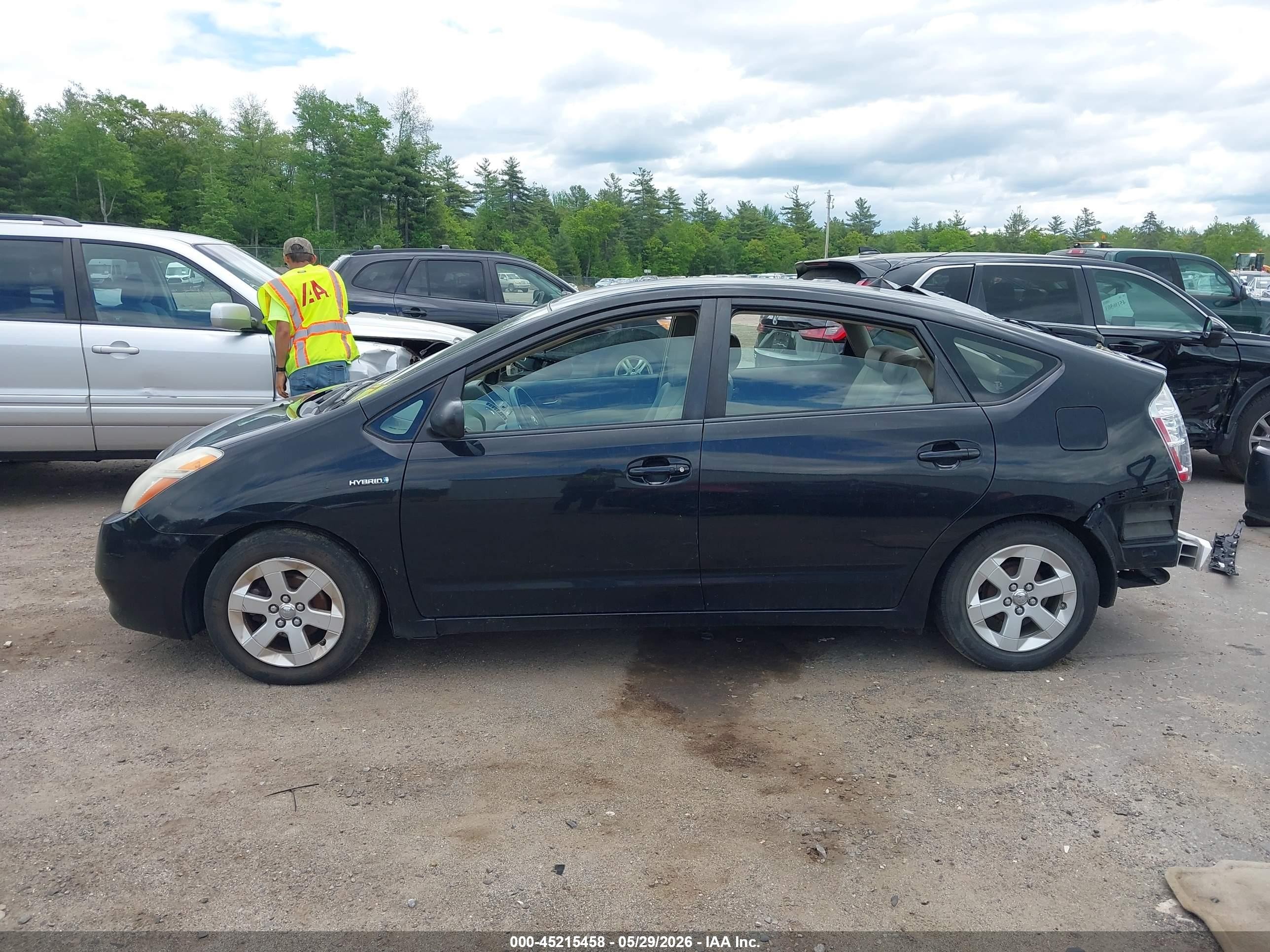 2007 Toyota Prius   Black vin: JTDKB20U977582943