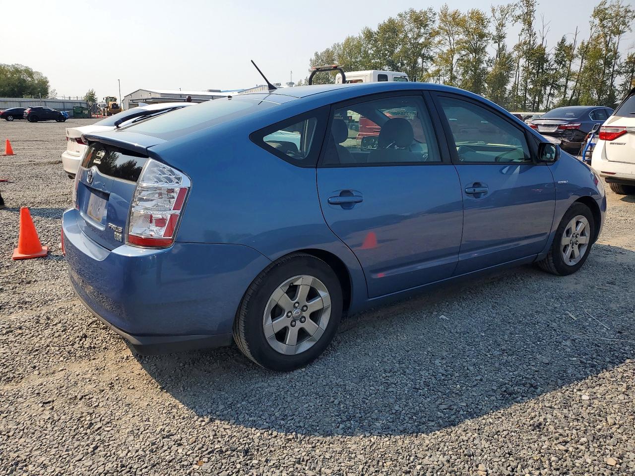 2007 Toyota Prius Base Blue vin: JTDKB20U977588144