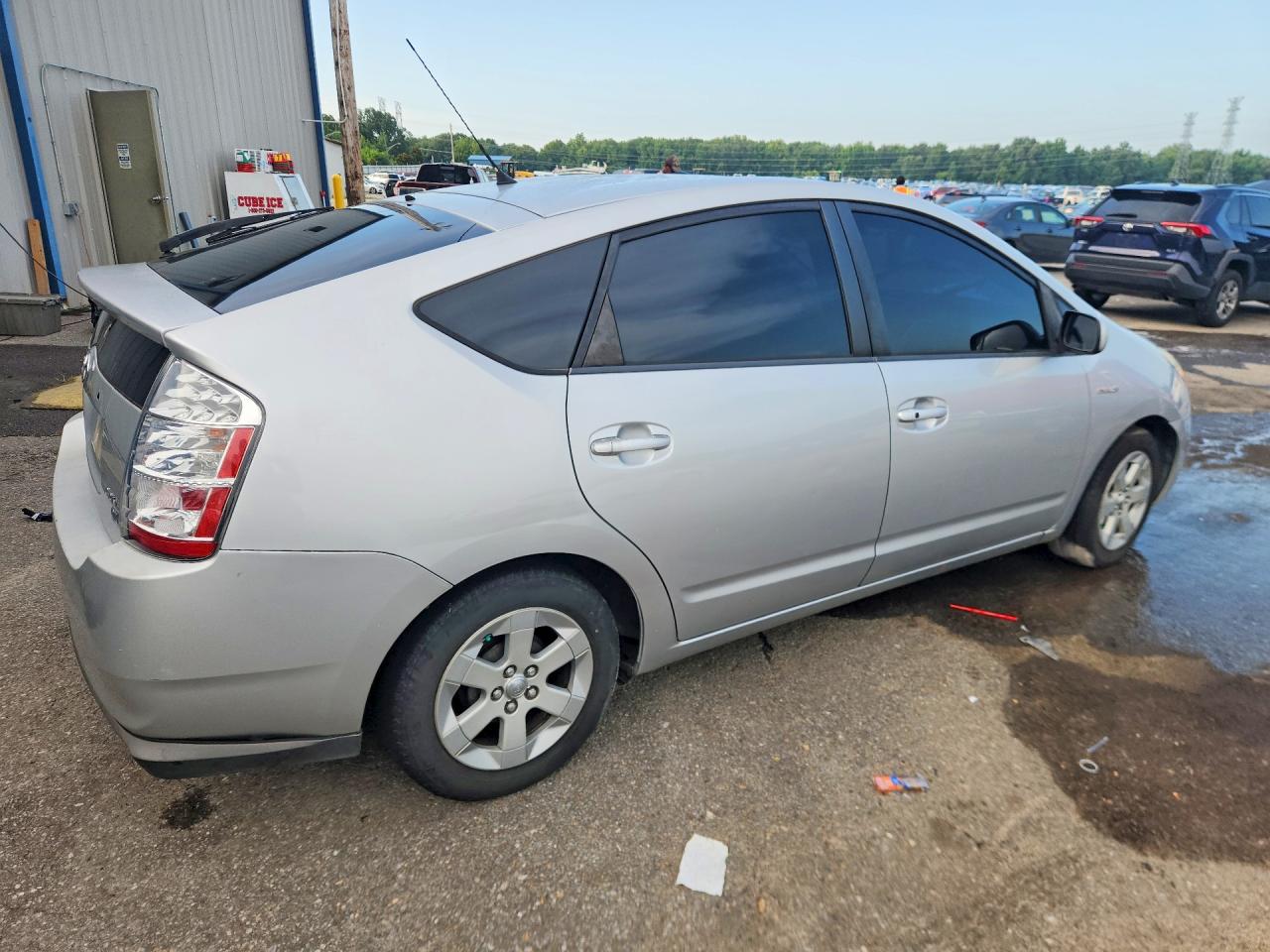 2007 Toyota Prius Base Серебряный vin: JTDKB20U977591965