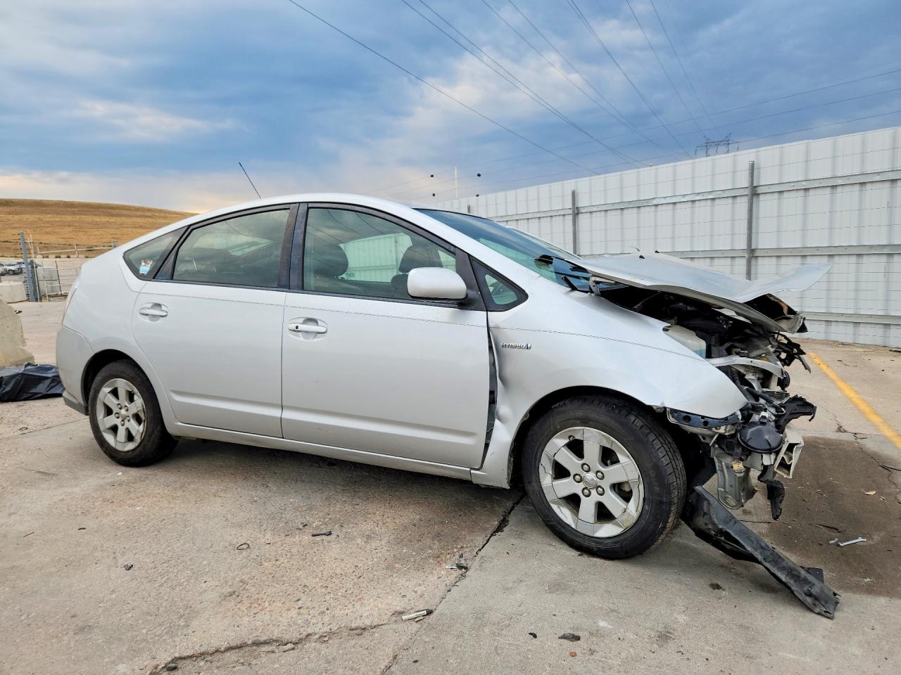 2007 Toyota Prius Base Silver vin: JTDKB20U977592341