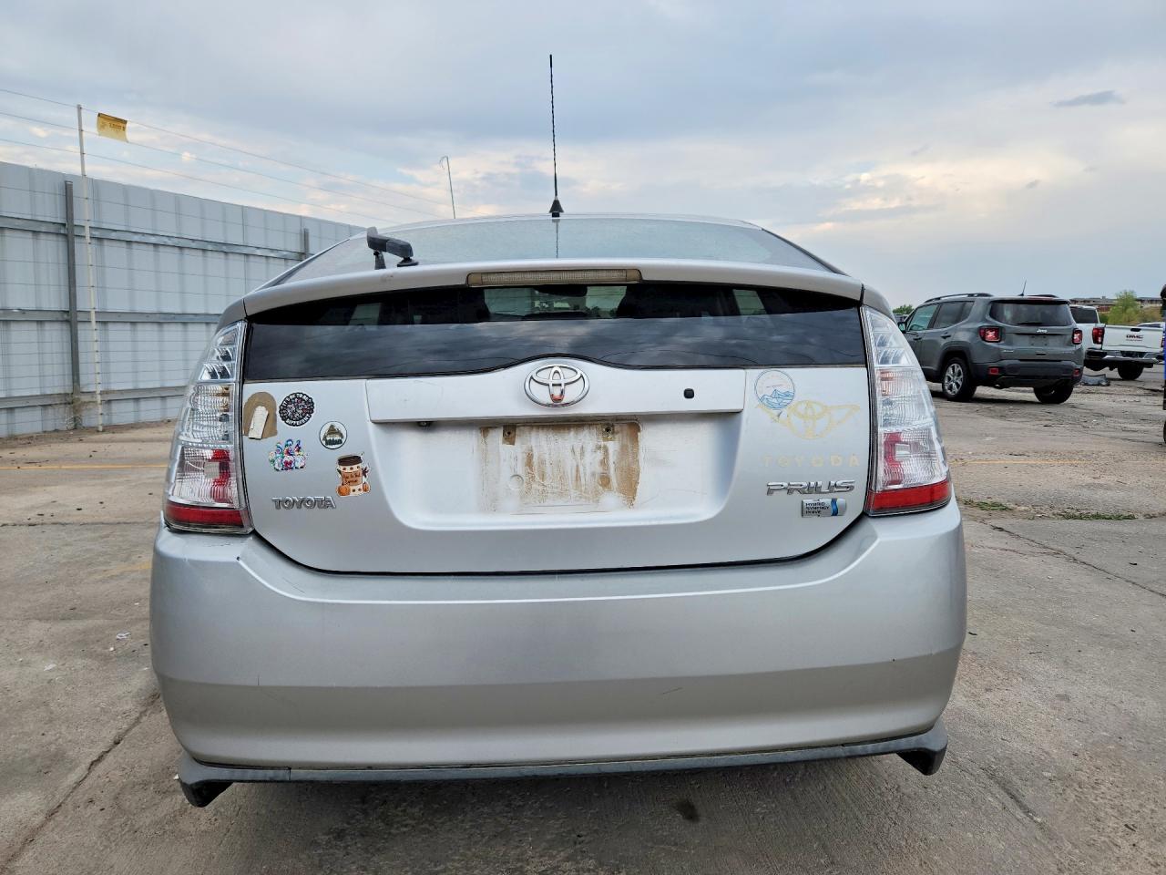2007 Toyota Prius Base Silver vin: JTDKB20U977592341