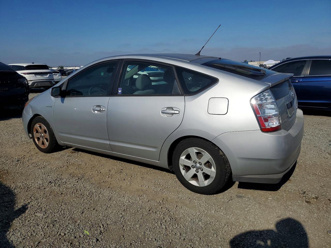 2007 Toyota Prius Base Silver vin: JTDKB20U977614127