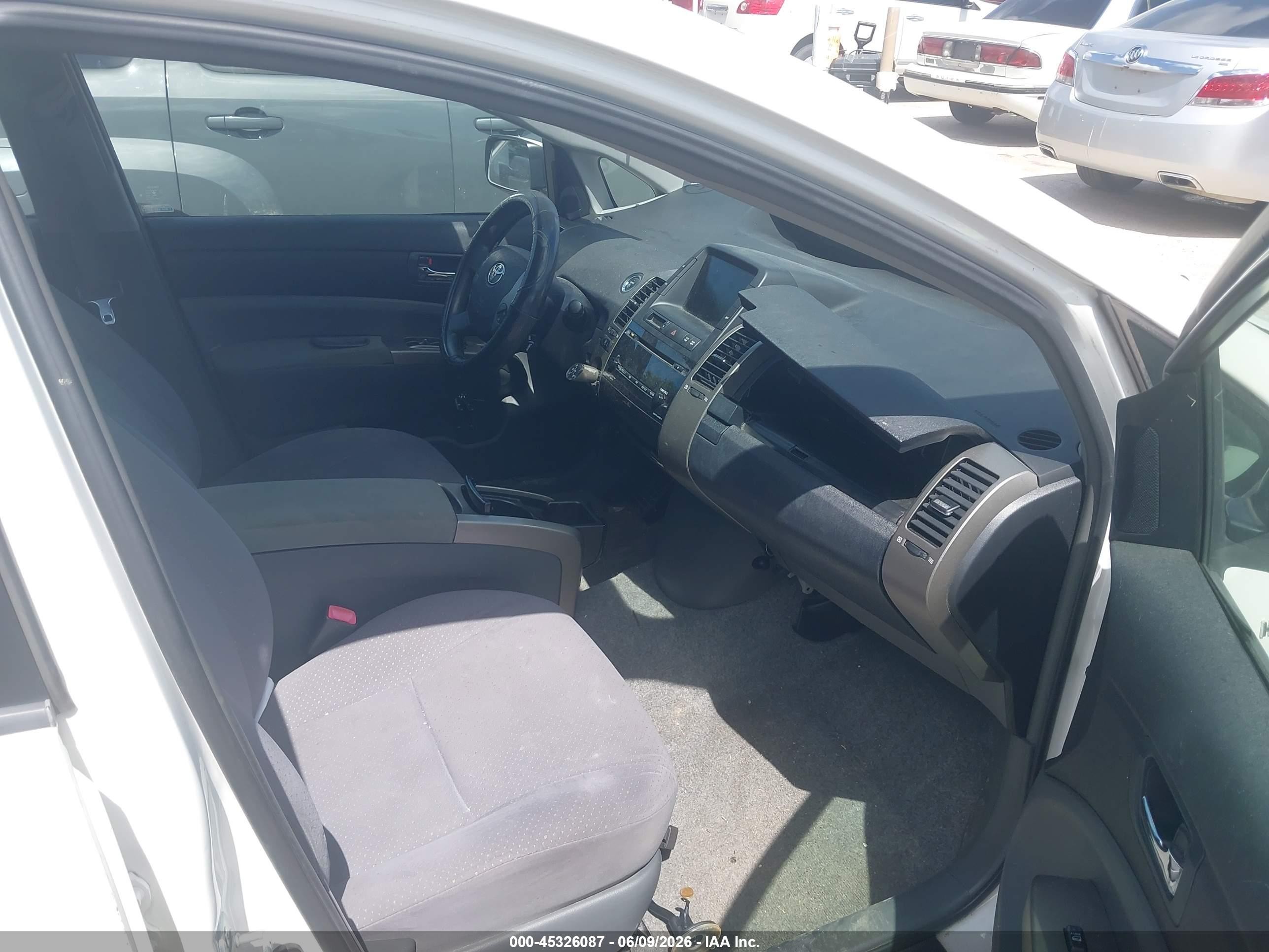 2007 Toyota Prius   White vin: JTDKB20U977619022