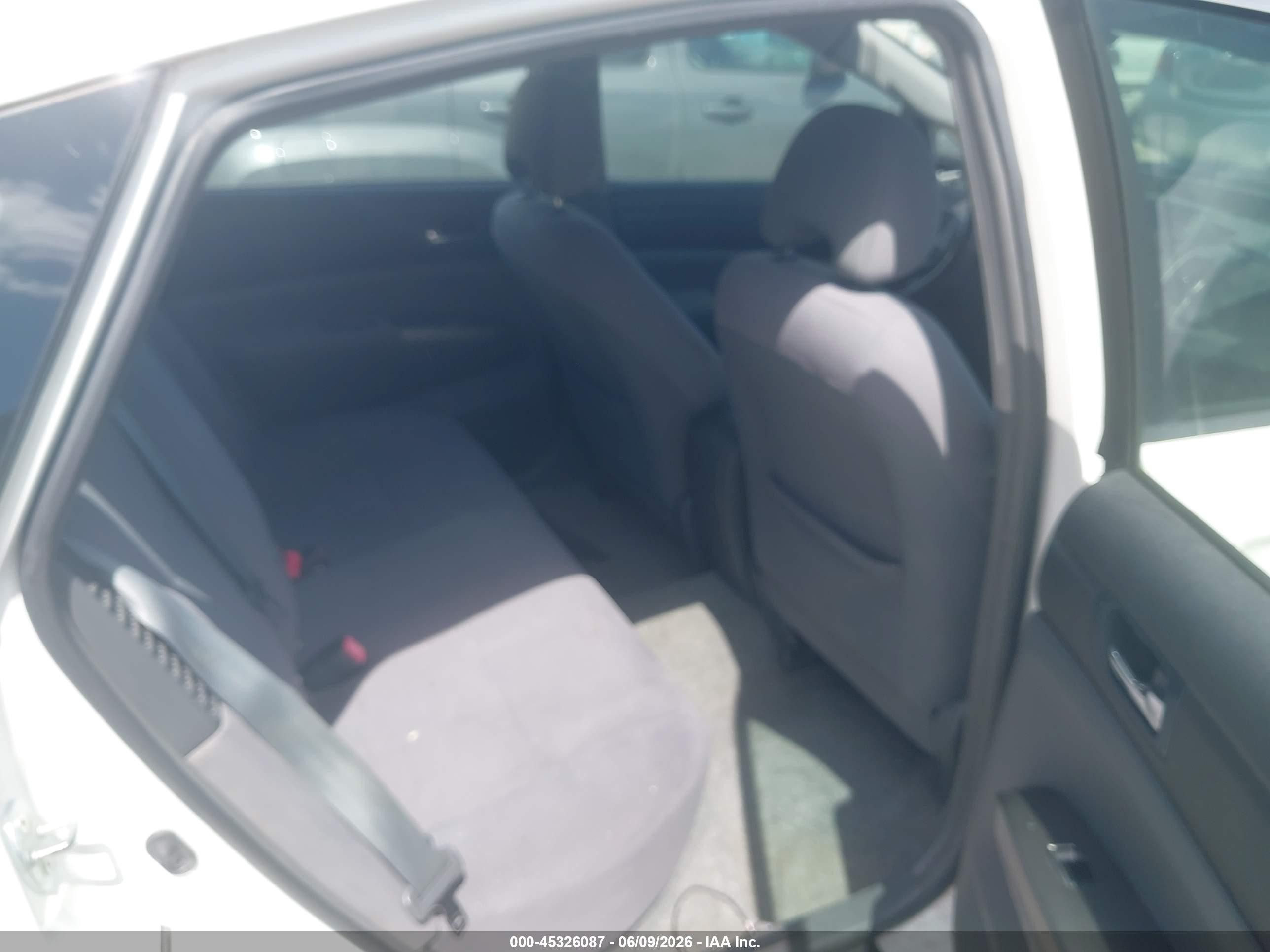 2007 Toyota Prius   White vin: JTDKB20U977619022