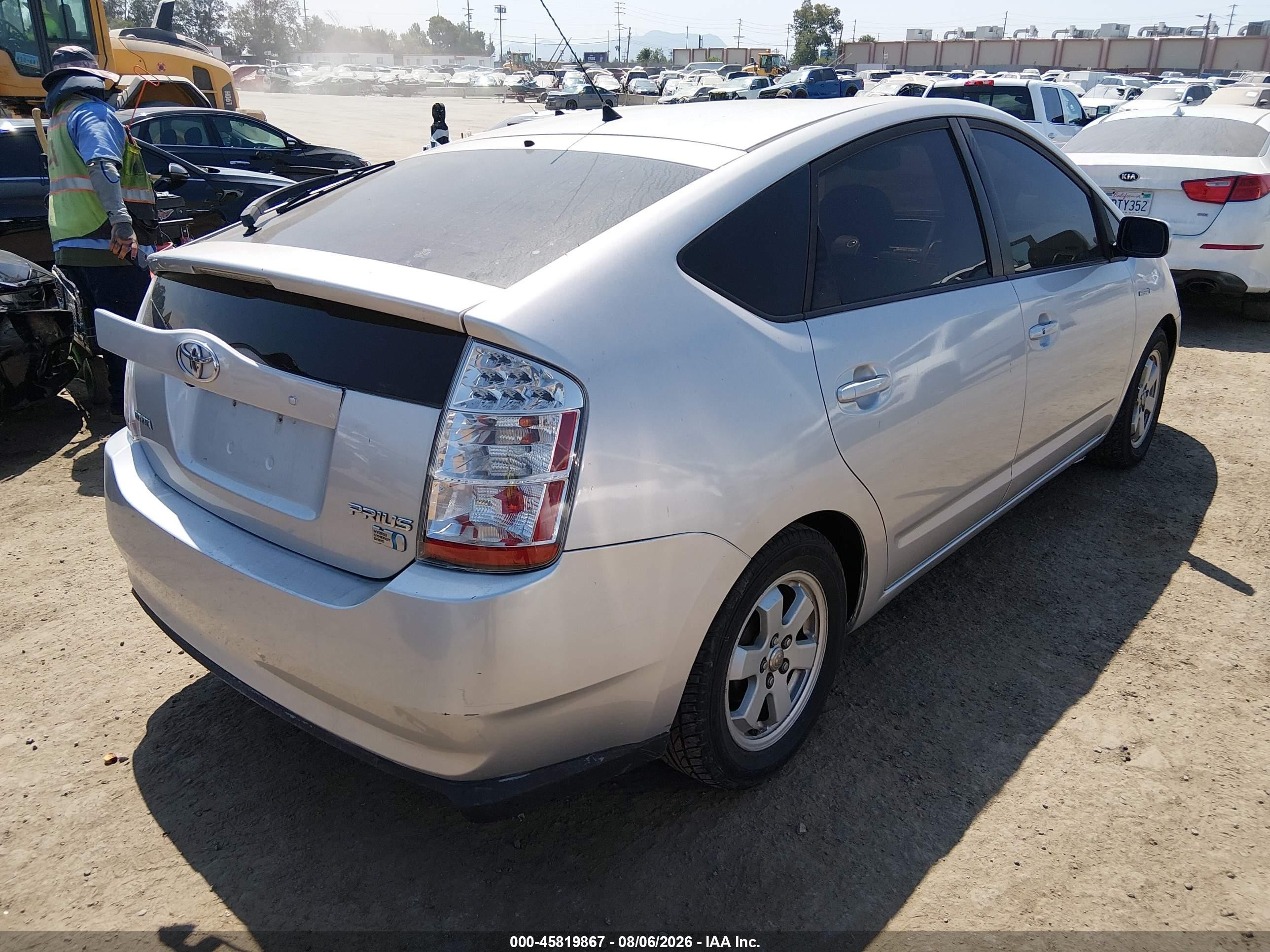 2007 Toyota Prius Silver vin: JTDKB20U977628559