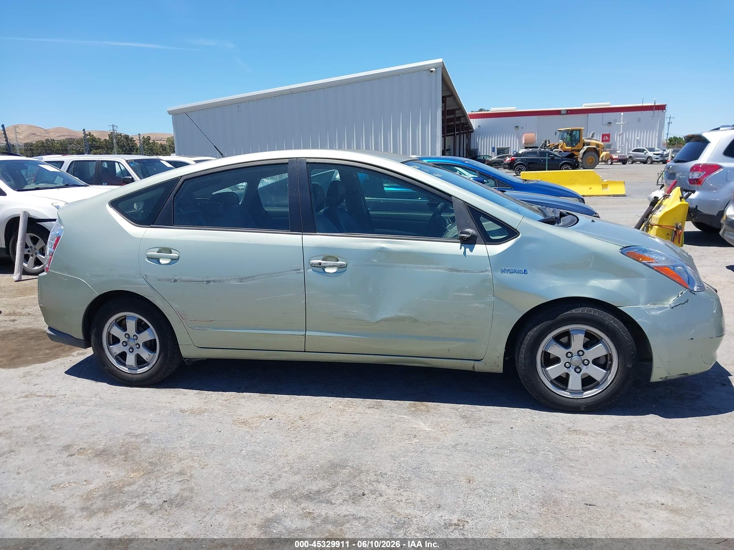2007 Toyota Prius   Green vin: JTDKB20U977640873
