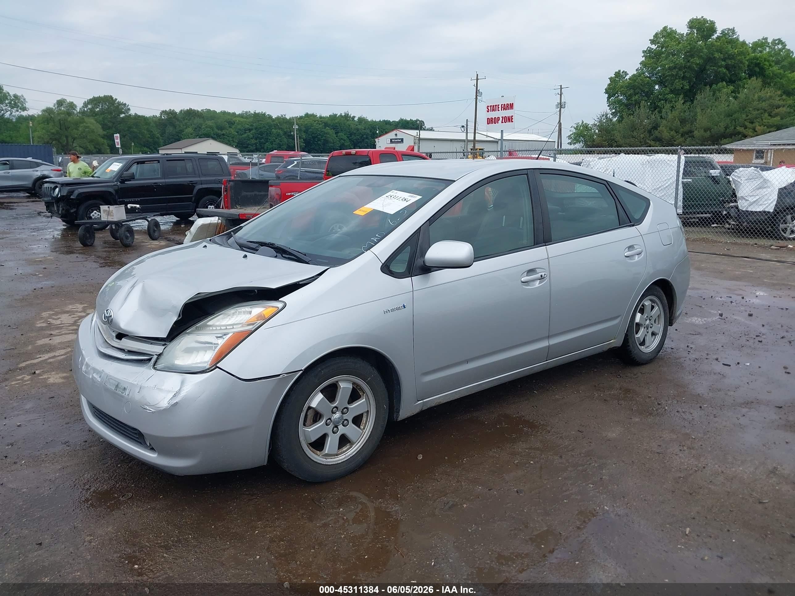2007 Toyota Prius   Silver vin: JTDKB20U977642039