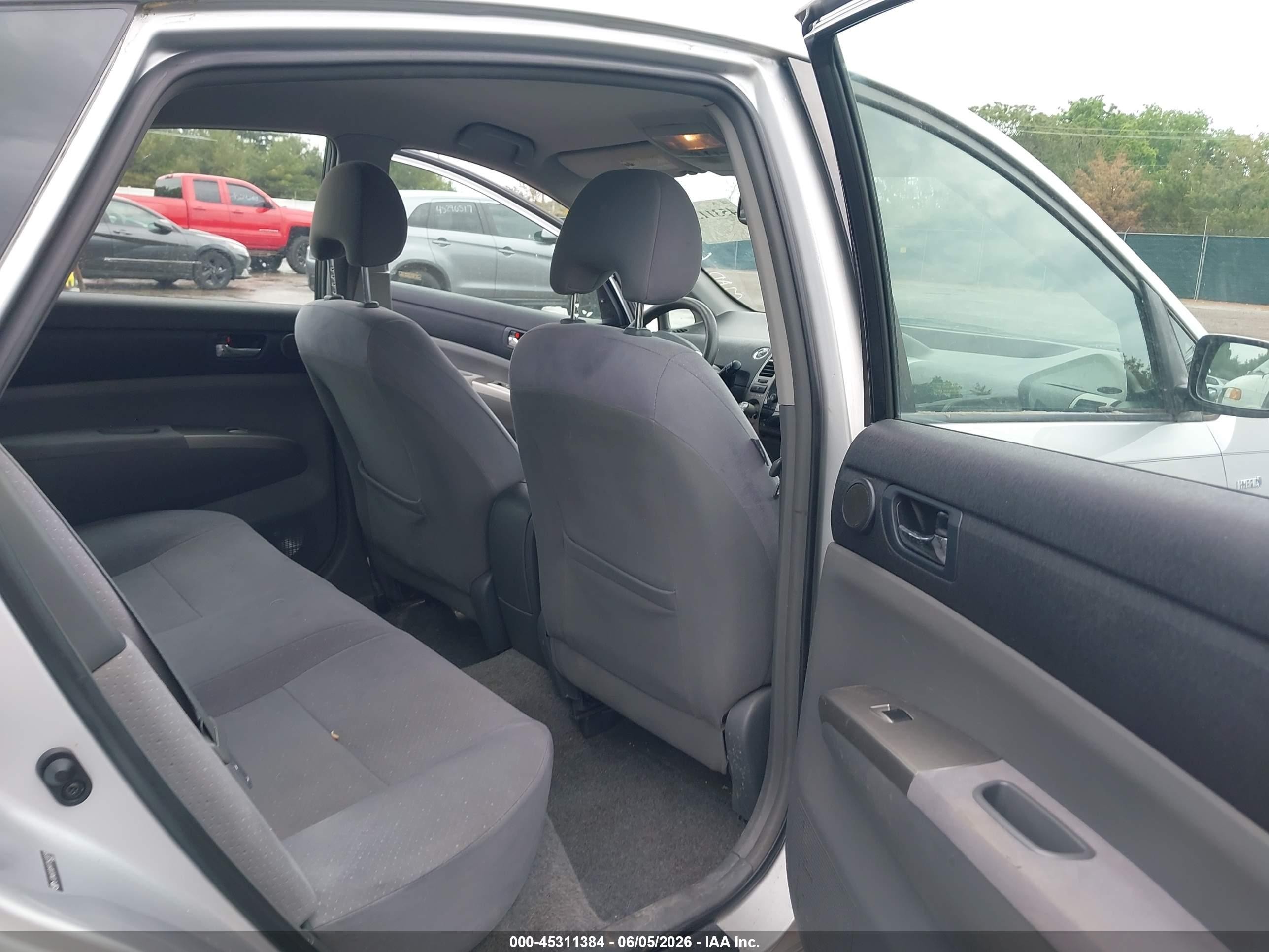 2007 Toyota Prius   Silver vin: JTDKB20U977642039