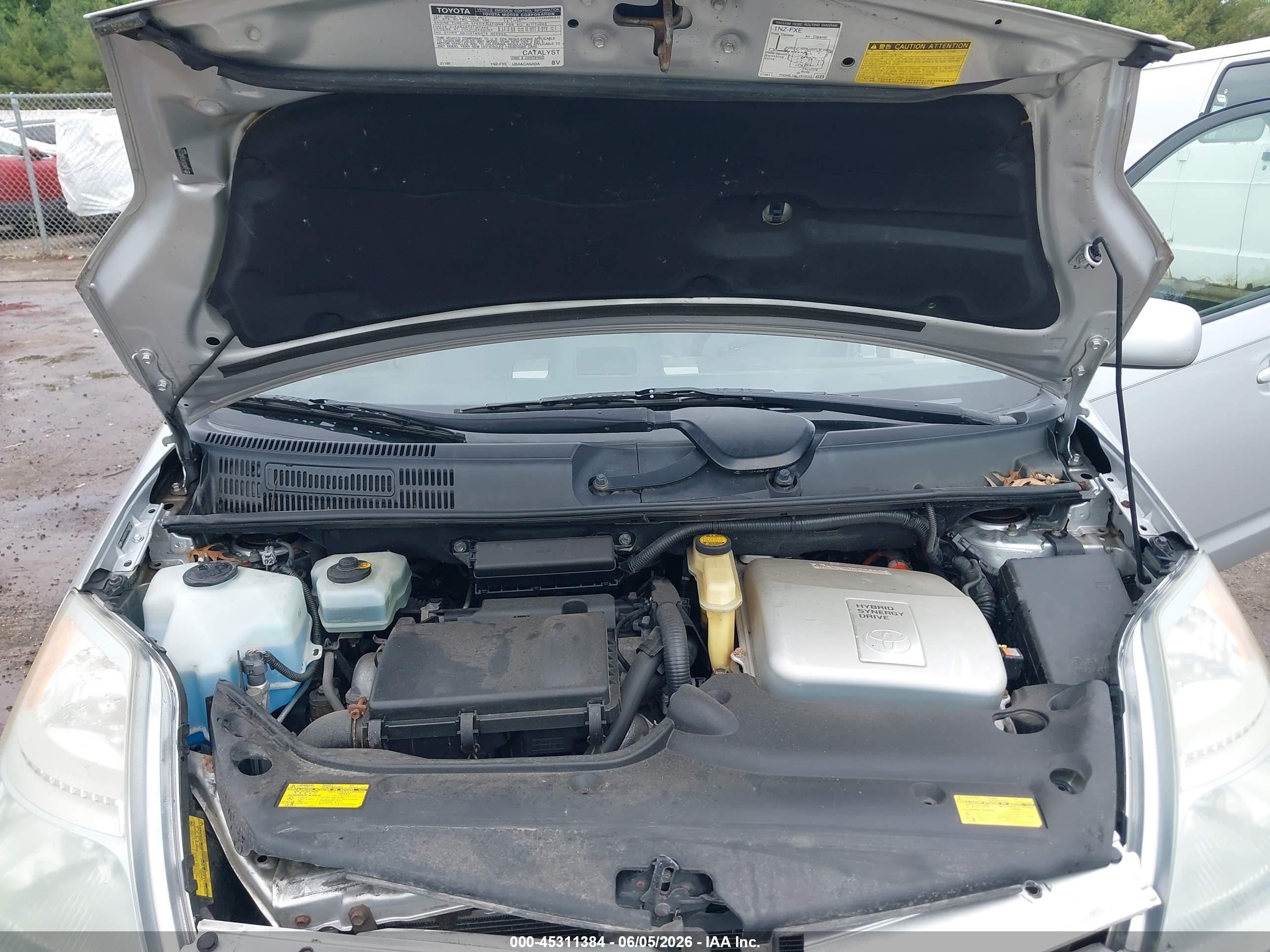 2007 Toyota Prius   Silver vin: JTDKB20U977642039