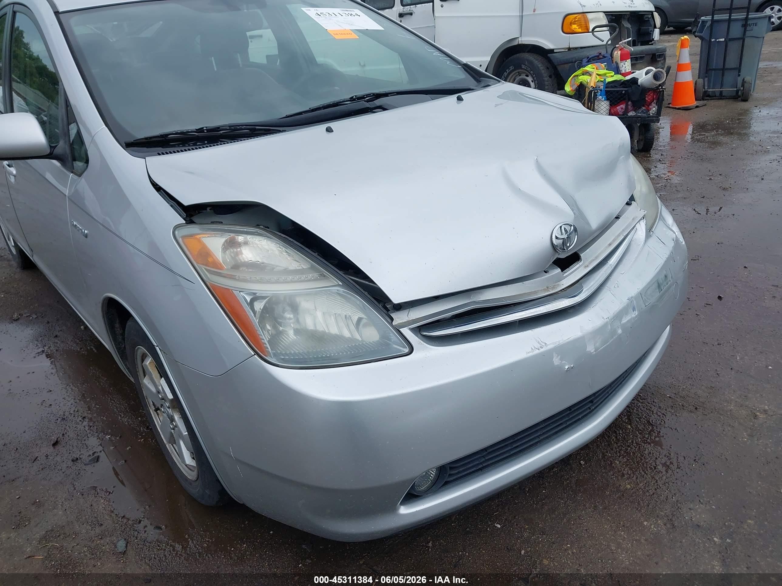 2007 Toyota Prius   Silver vin: JTDKB20U977642039