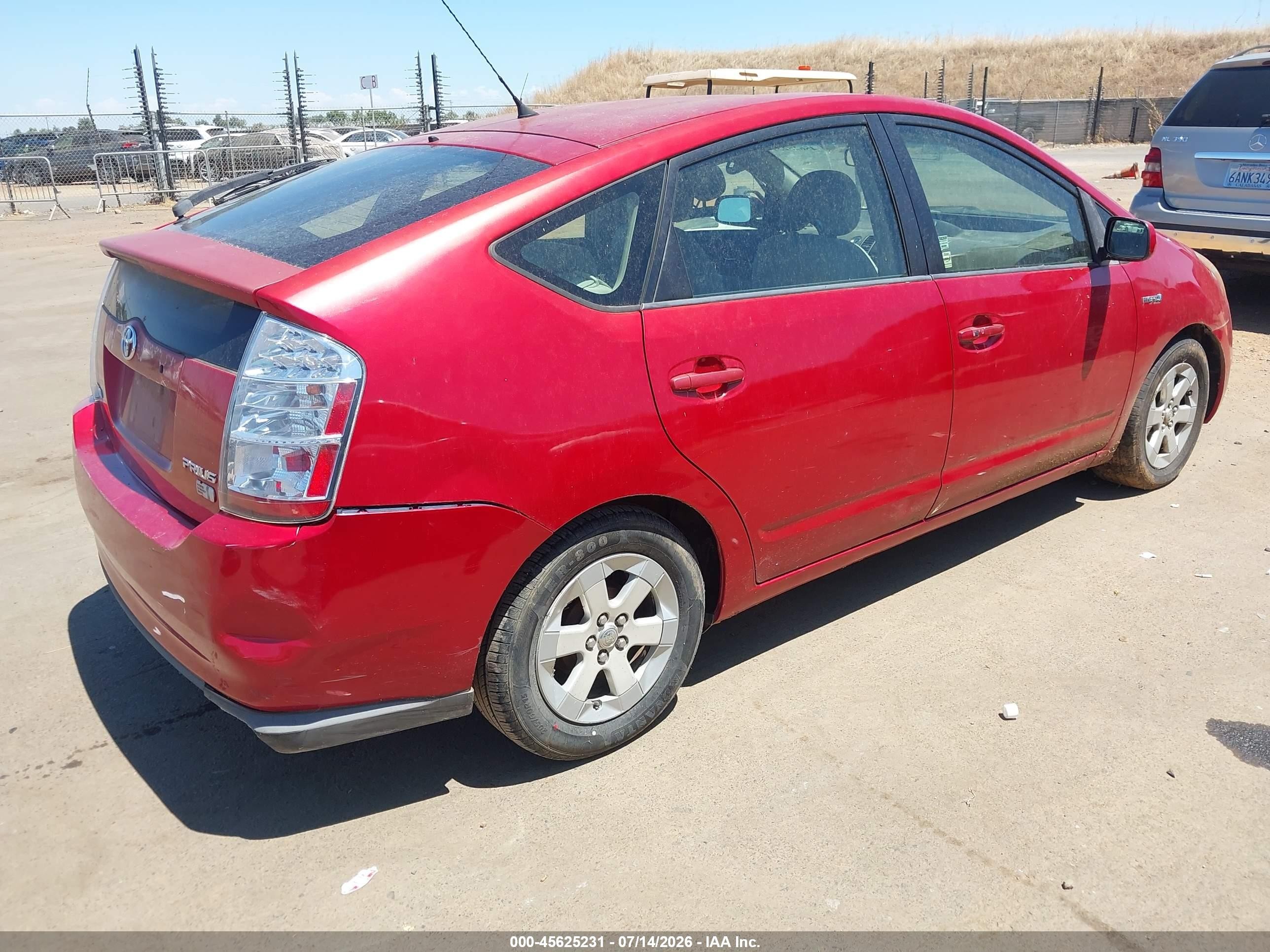 2007 Toyota Prius   Red vin: JTDKB20U977652750