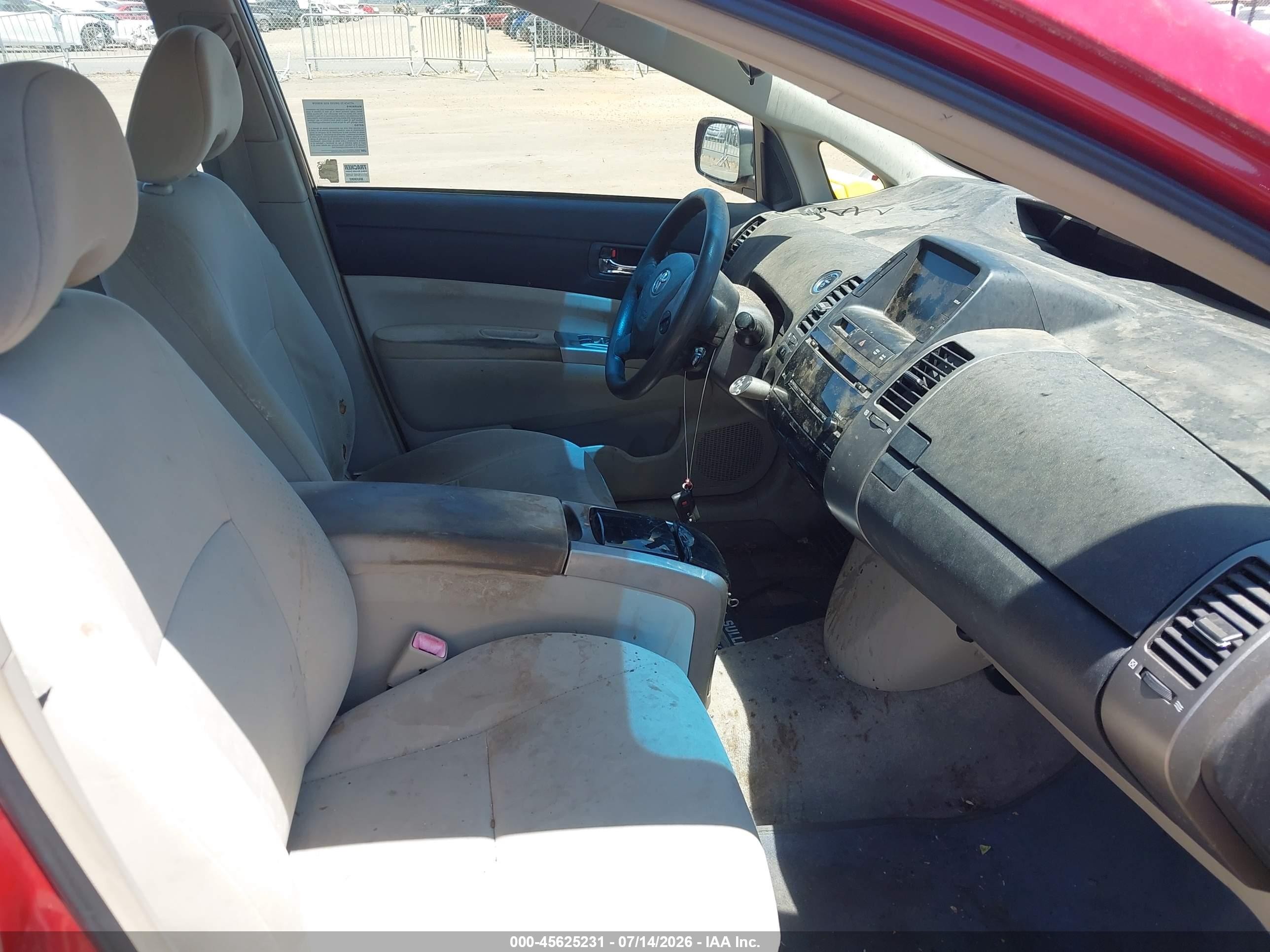 2007 Toyota Prius   Red vin: JTDKB20U977652750