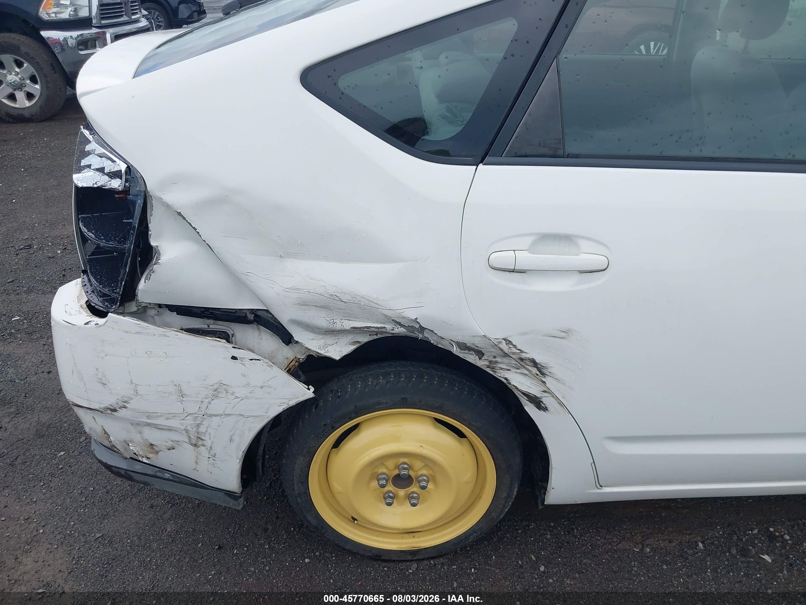 2007 Toyota Prius   Белый vin: JTDKB20U977664638