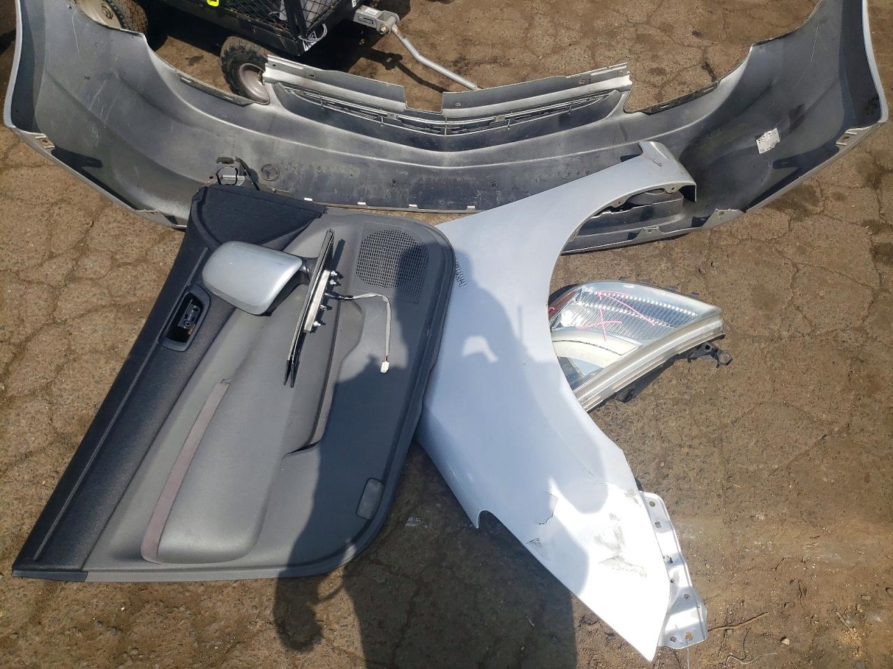 2007 Toyota Prius Base Silver vin: JTDKB20U977684047