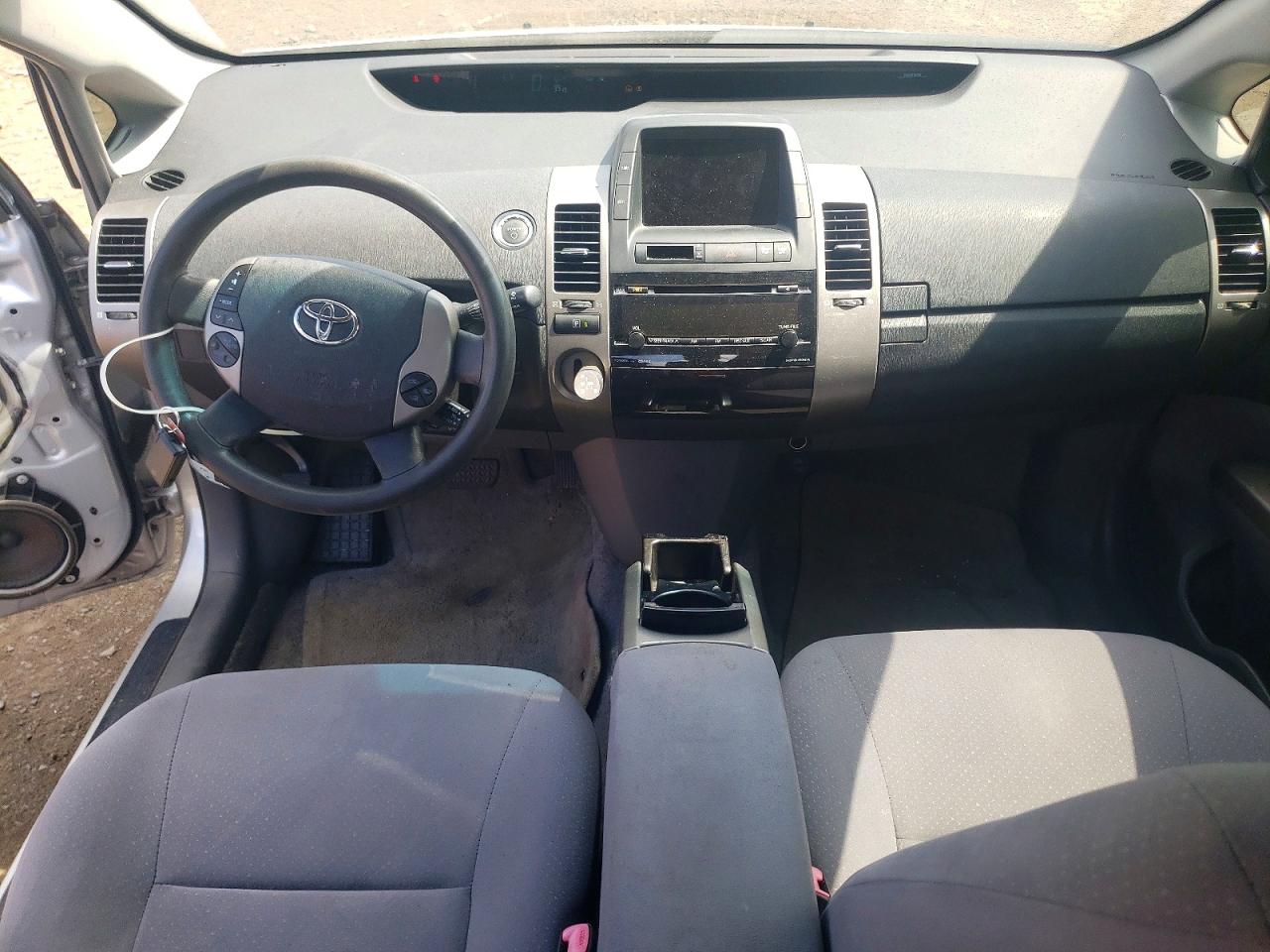 2007 Toyota Prius Base Silver vin: JTDKB20U977684047