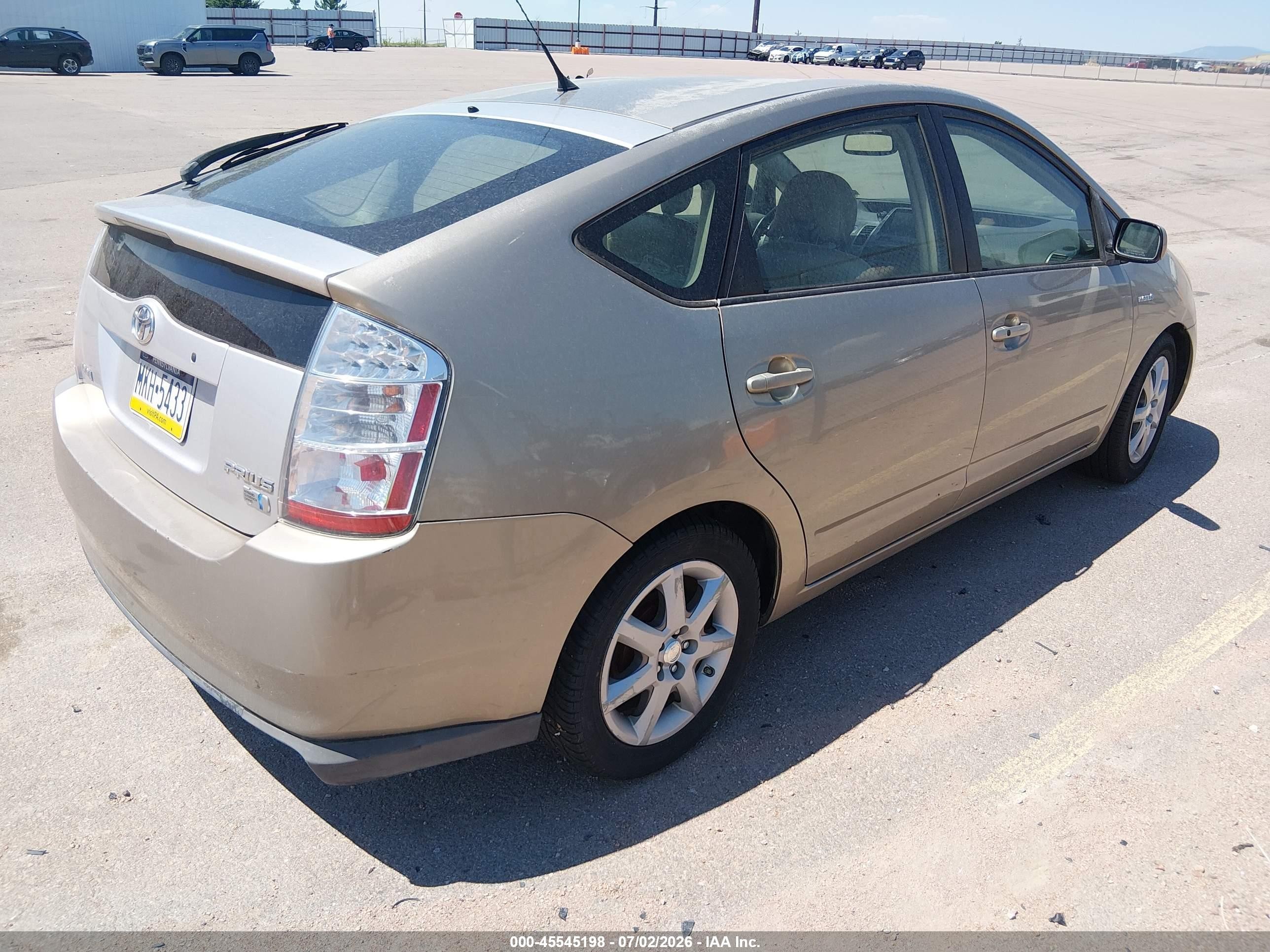 2008 Toyota Prius Touring Gold vin: JTDKB20U983310417