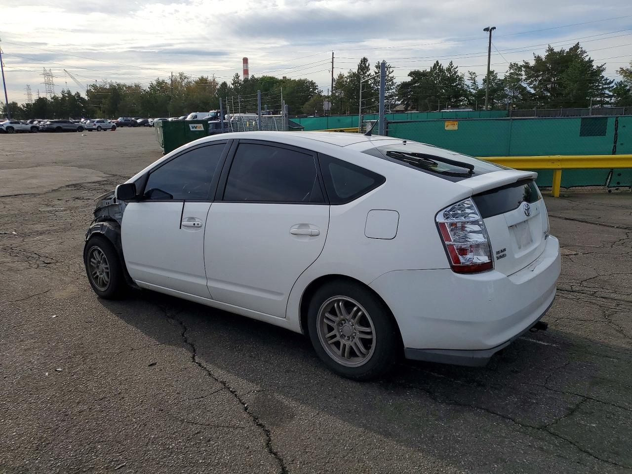 2008 Toyota Prius Base Белый vin: JTDKB20U983338329