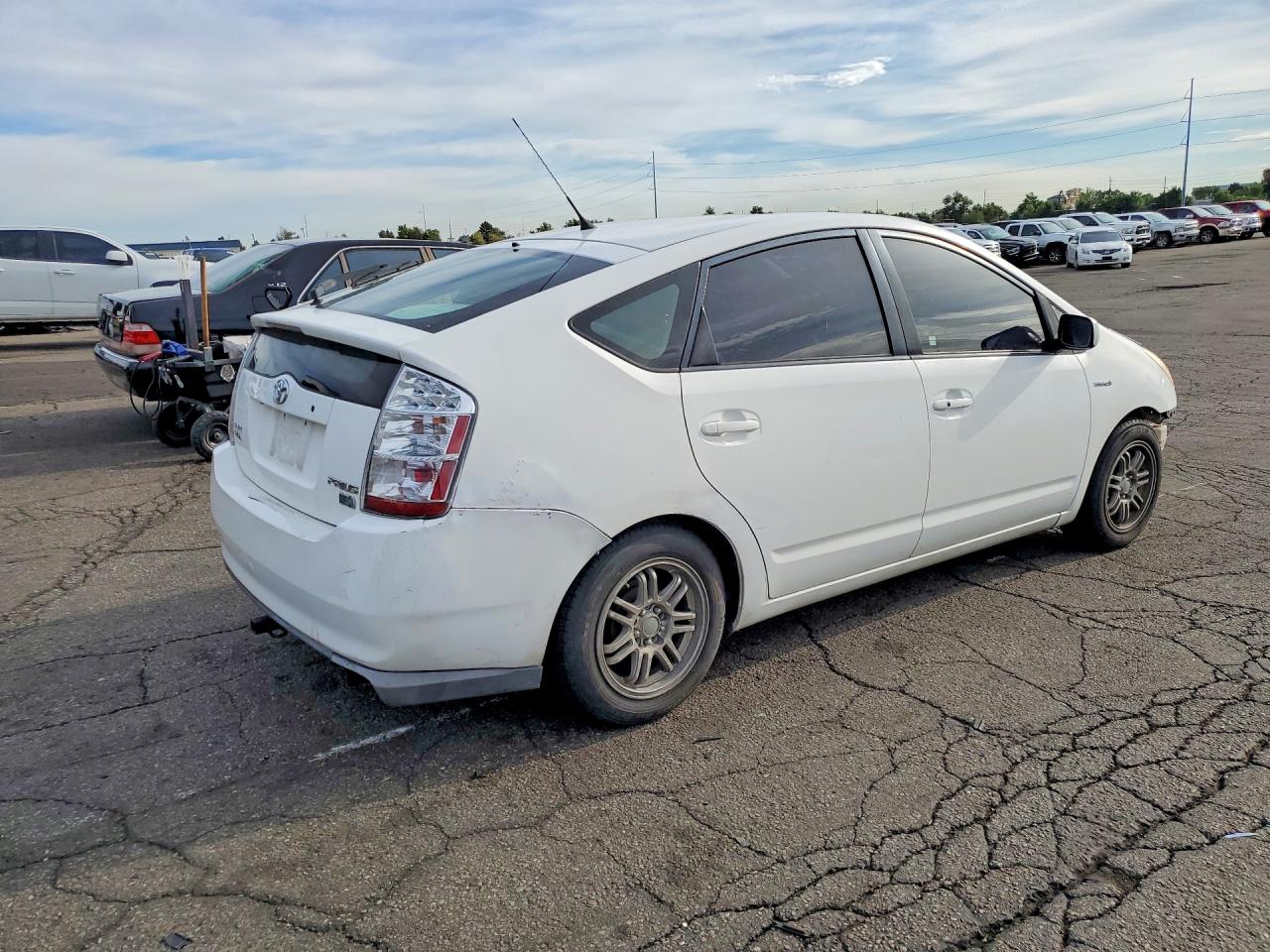 2008 Toyota Prius Base Белый vin: JTDKB20U983338329