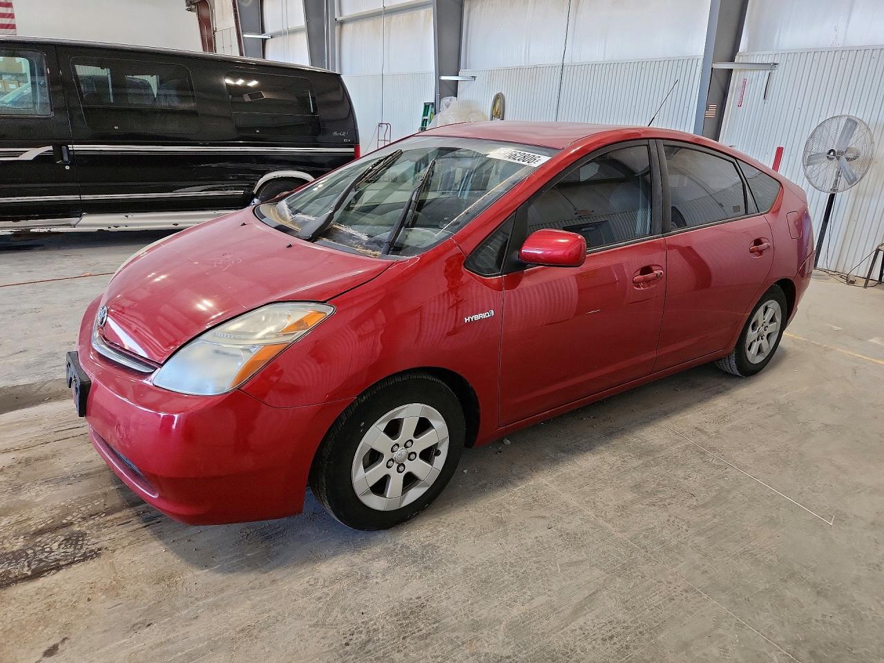 2008 Toyota Prius Base Red vin: JTDKB20U983346690