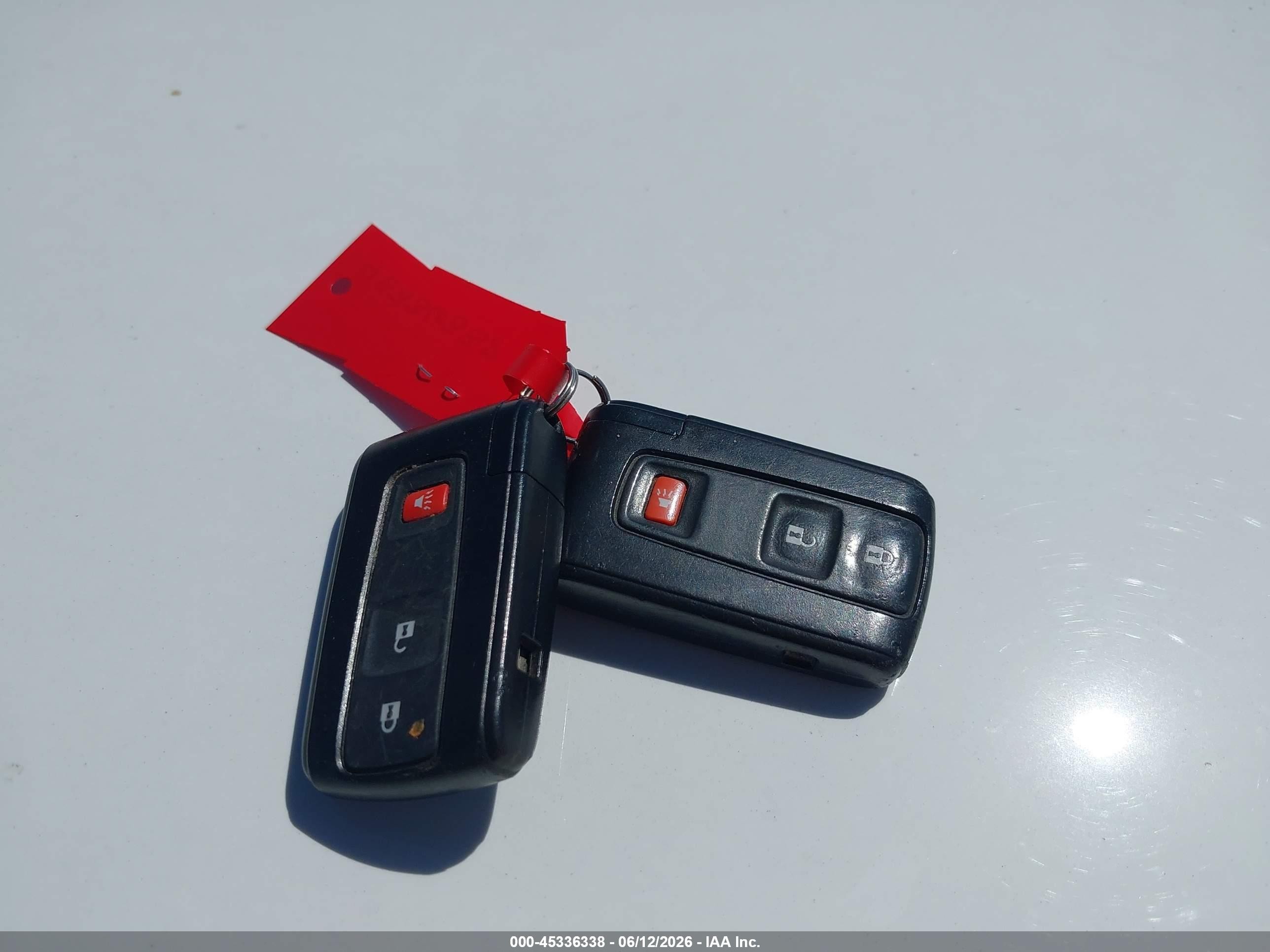 2008 Toyota Prius   Белый vin: JTDKB20U983348858