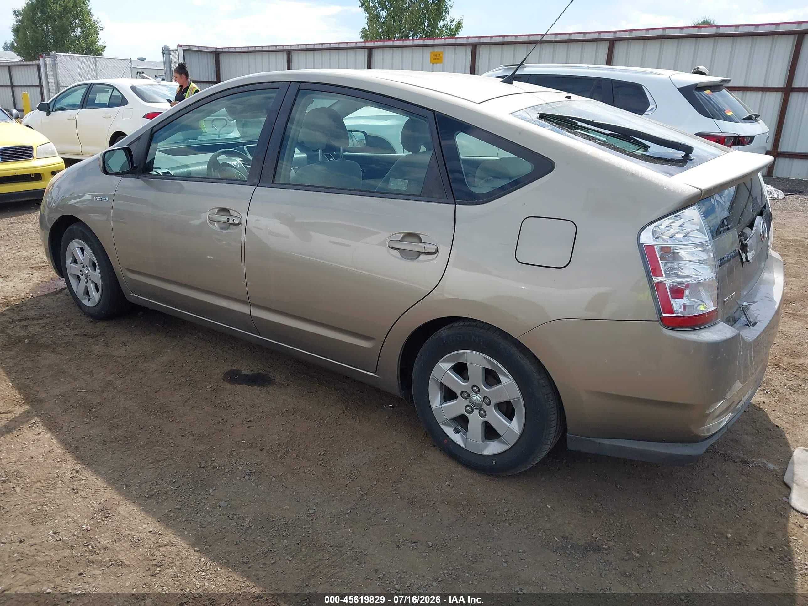 2008 Toyota Prius   Brown vin: JTDKB20U983355048