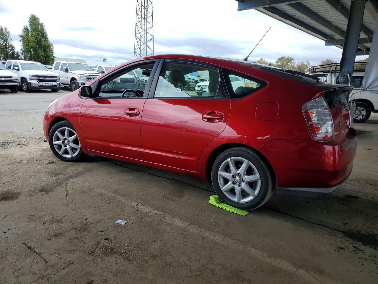 2008 Toyota Prius Touring Red vin: JTDKB20U983367152