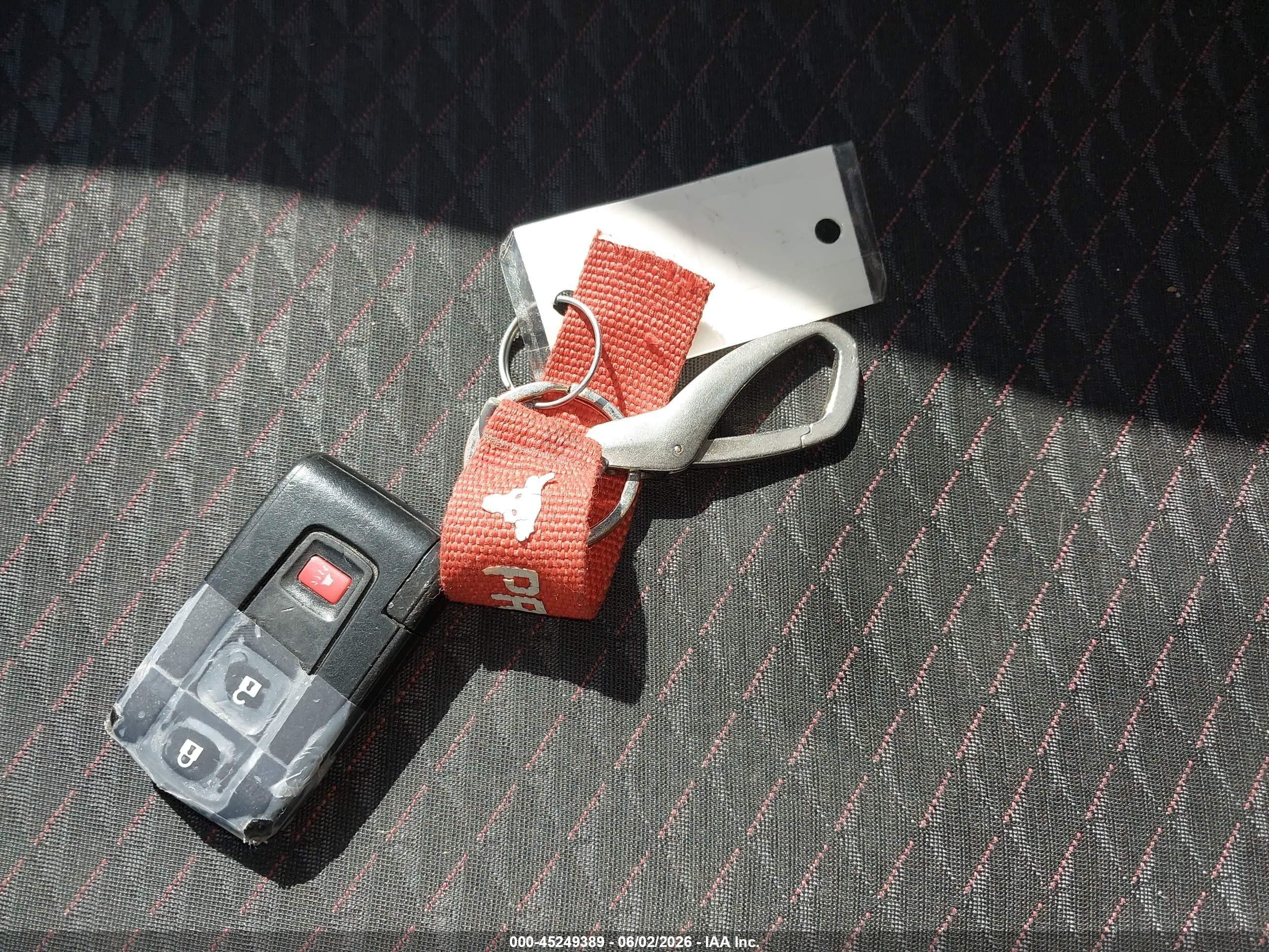 2008 Toyota Prius   Red vin: JTDKB20U983369662