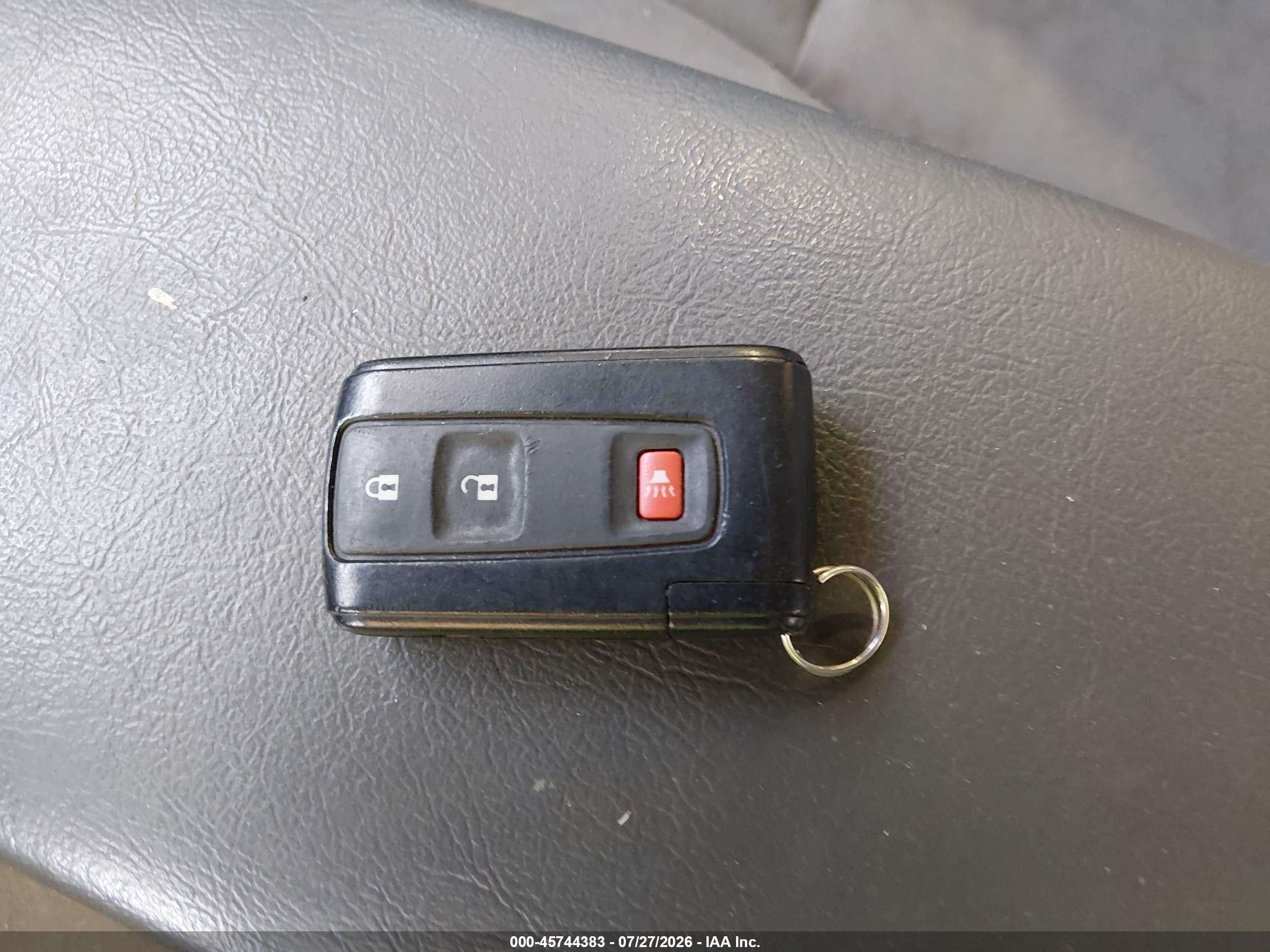 2008 Toyota Prius   White vin: JTDKB20U983376790