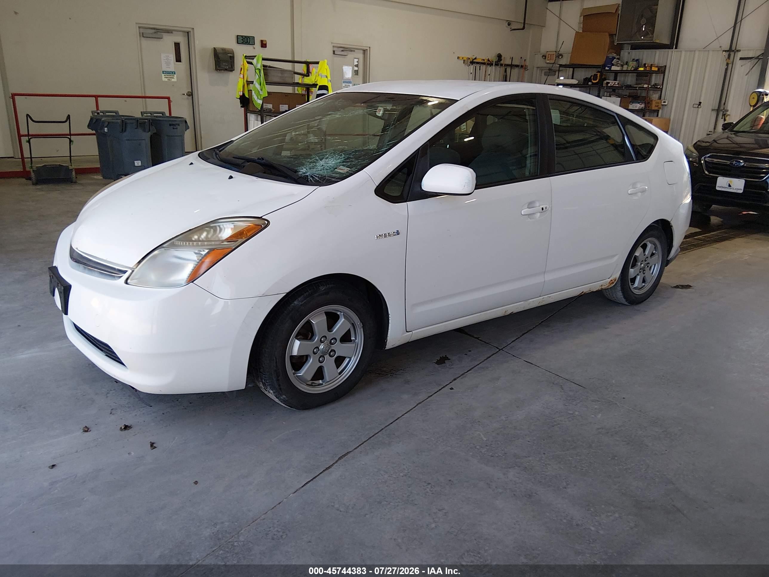 2008 Toyota Prius   White vin: JTDKB20U983376790