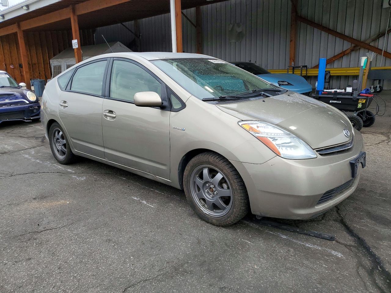 2008 Toyota Prius Touring Gold vin: JTDKB20U983385196