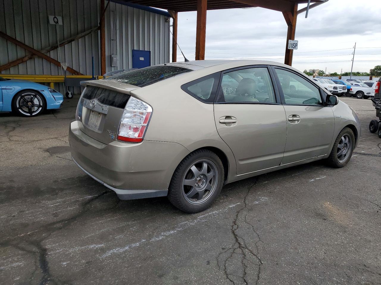 2008 Toyota Prius Touring Gold vin: JTDKB20U983385196