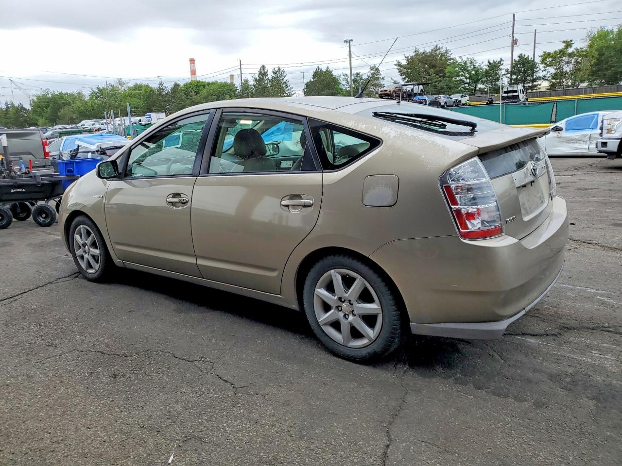 2008 Toyota Prius Touring Gold vin: JTDKB20U983385196