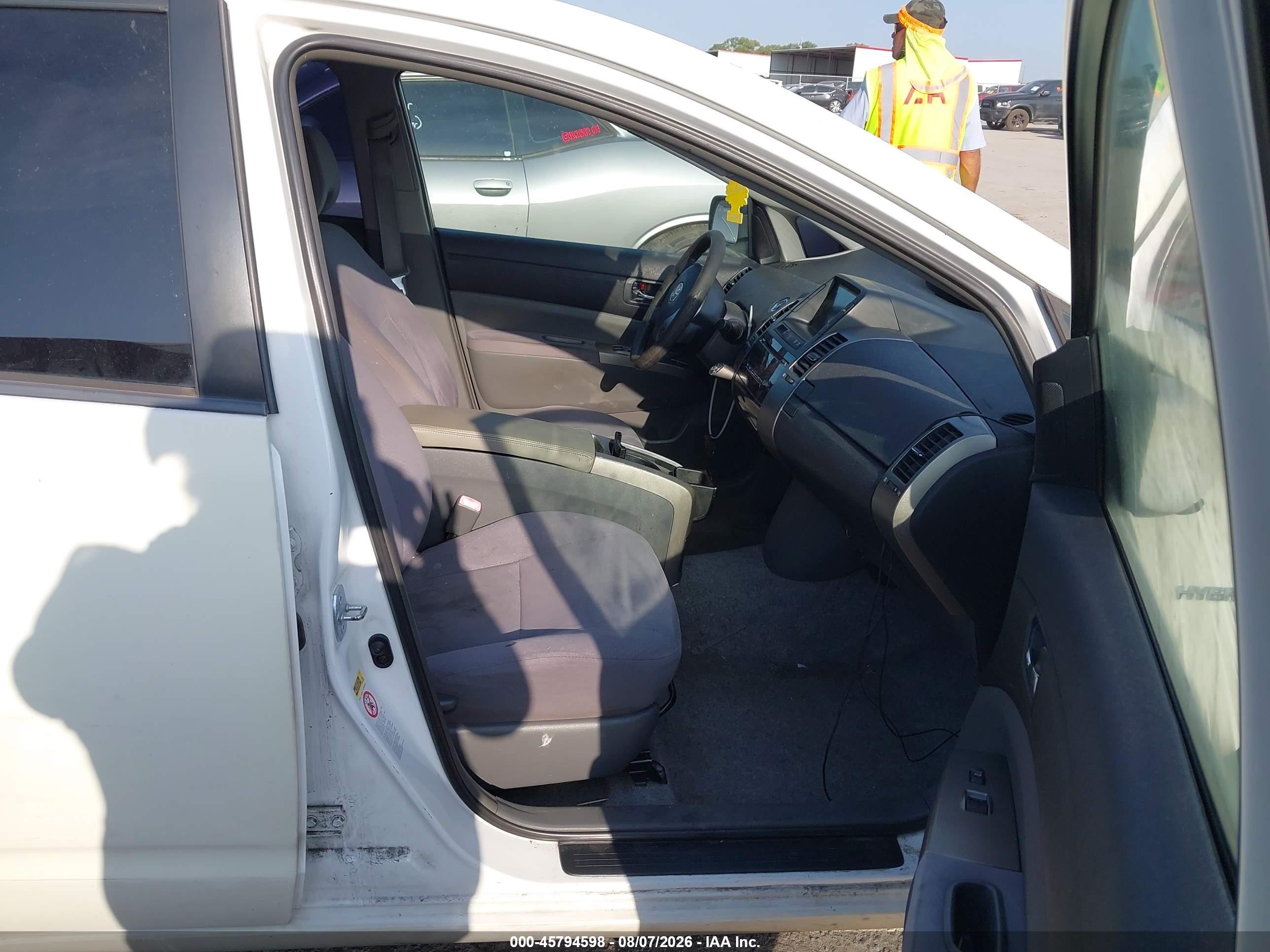 2008 Toyota Prius   White vin: JTDKB20U983412378