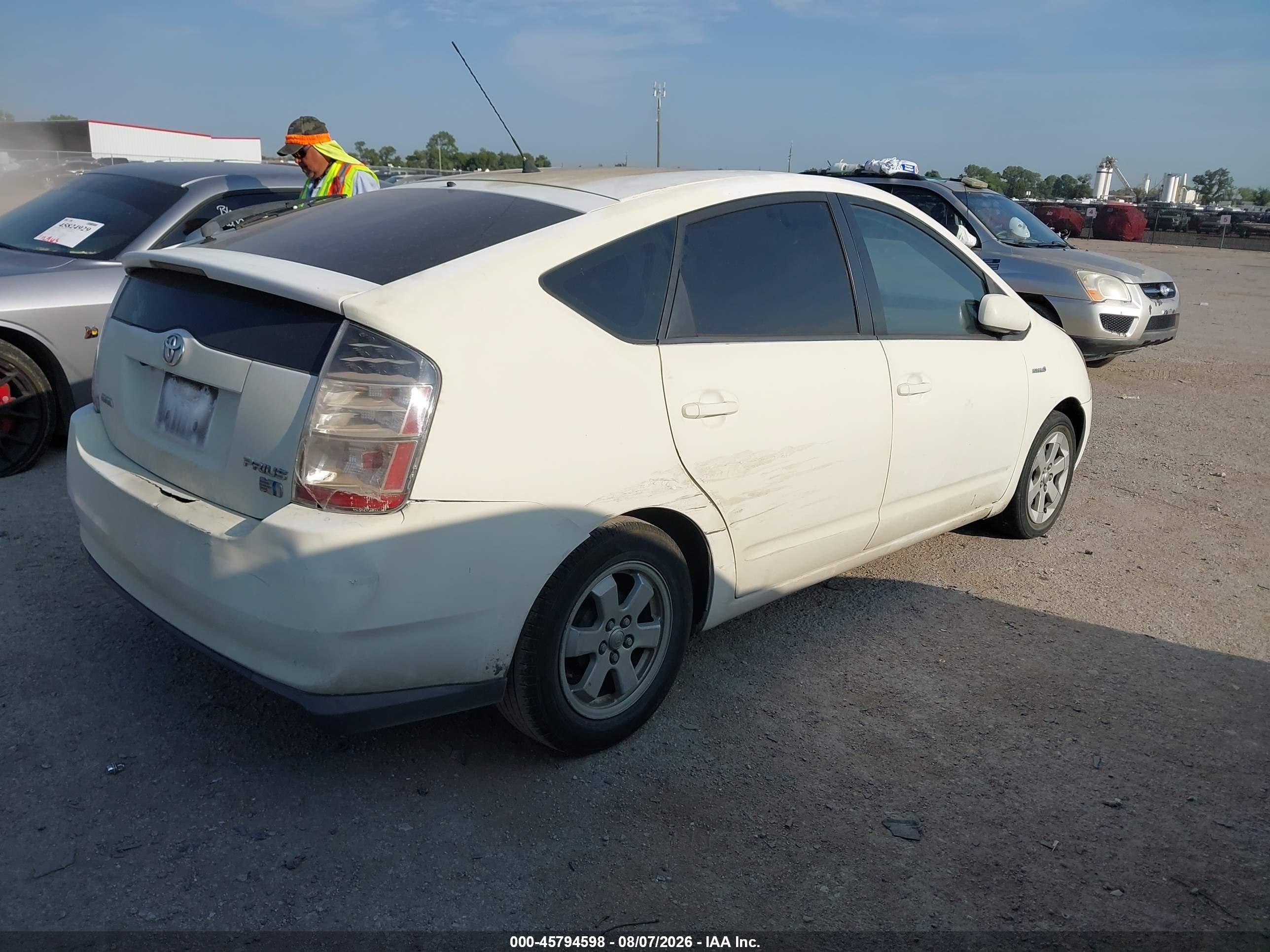 2008 Toyota Prius   White vin: JTDKB20U983412378