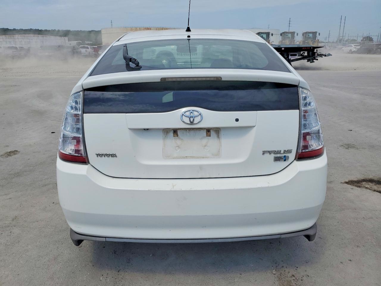 2008 Toyota Prius Base White vin: JTDKB20U987701205