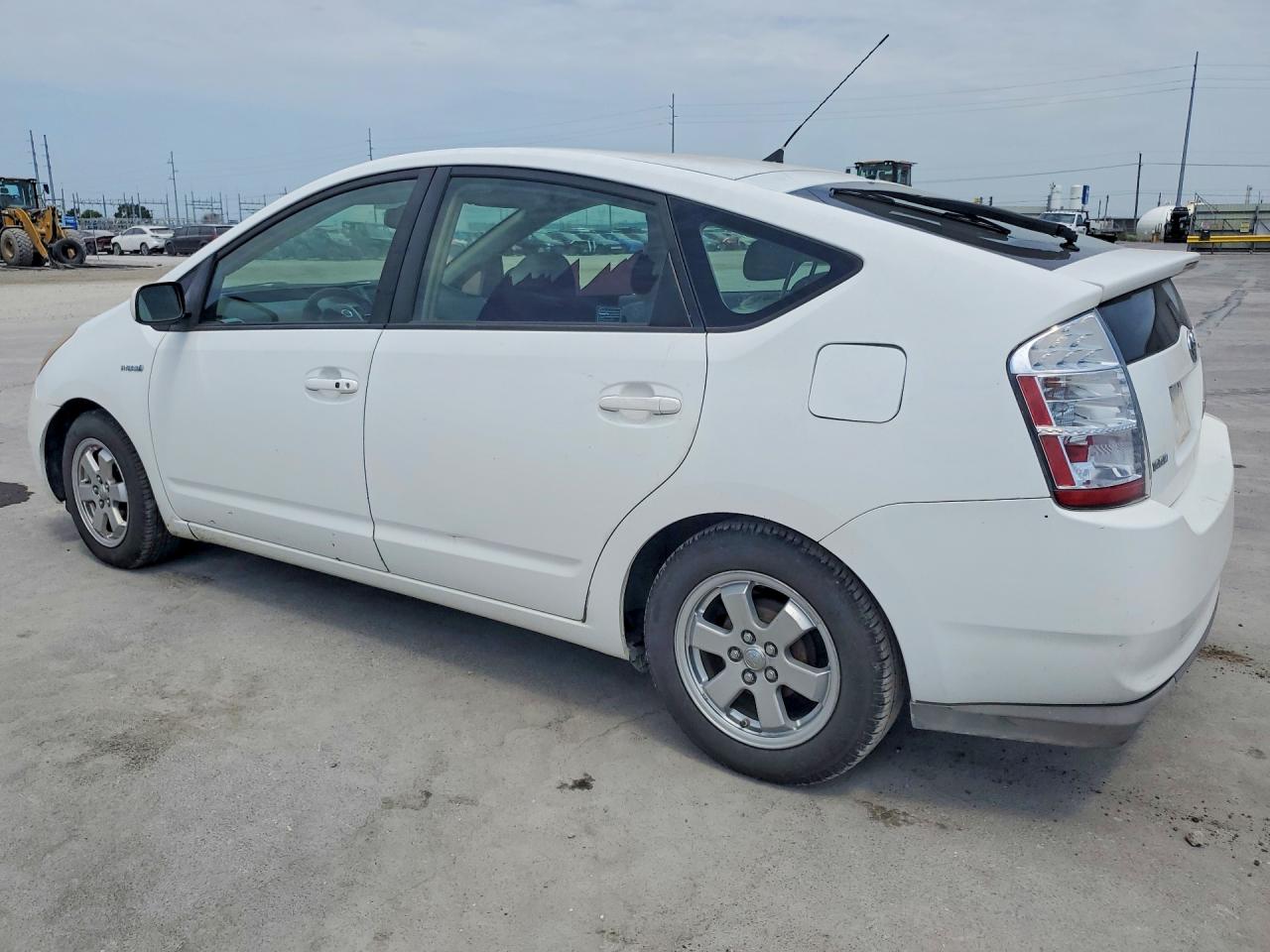 2008 Toyota Prius Base White vin: JTDKB20U987701205