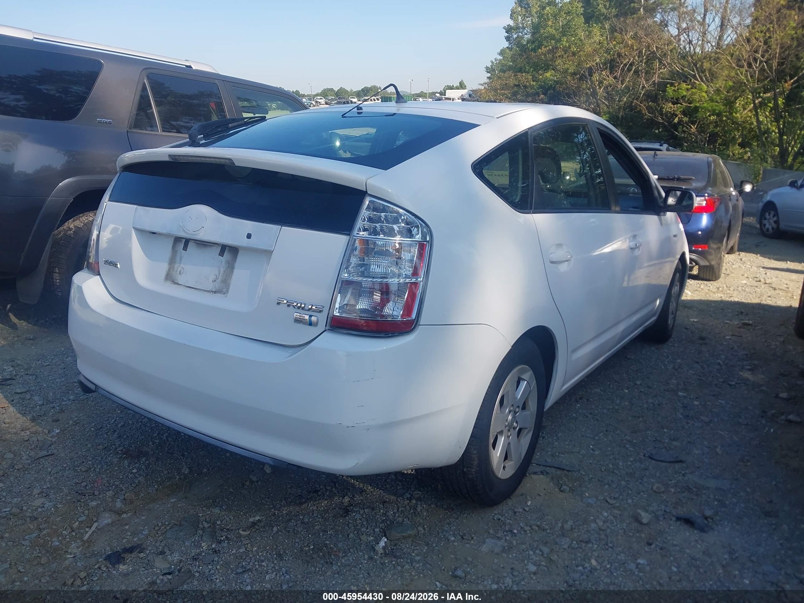 2008 Toyota Prius   White vin: JTDKB20U987744698