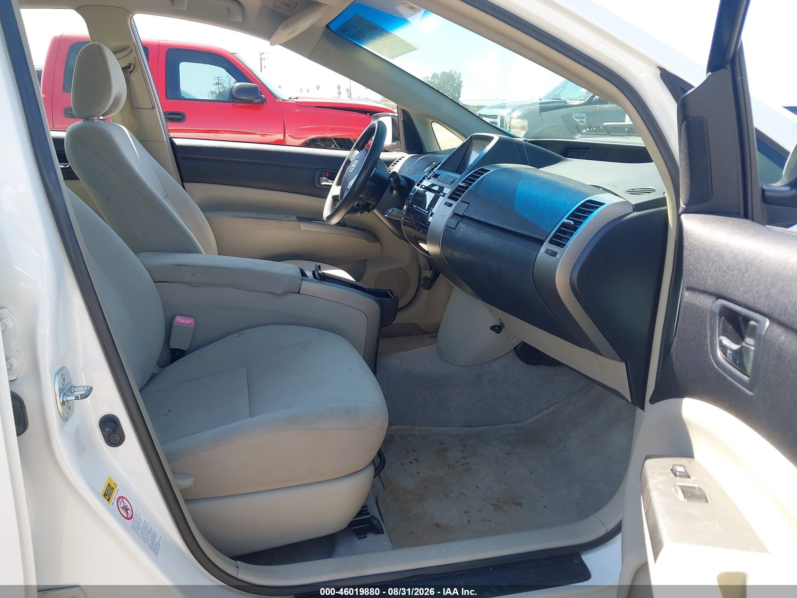 2008 Toyota Prius   White vin: JTDKB20U987811963